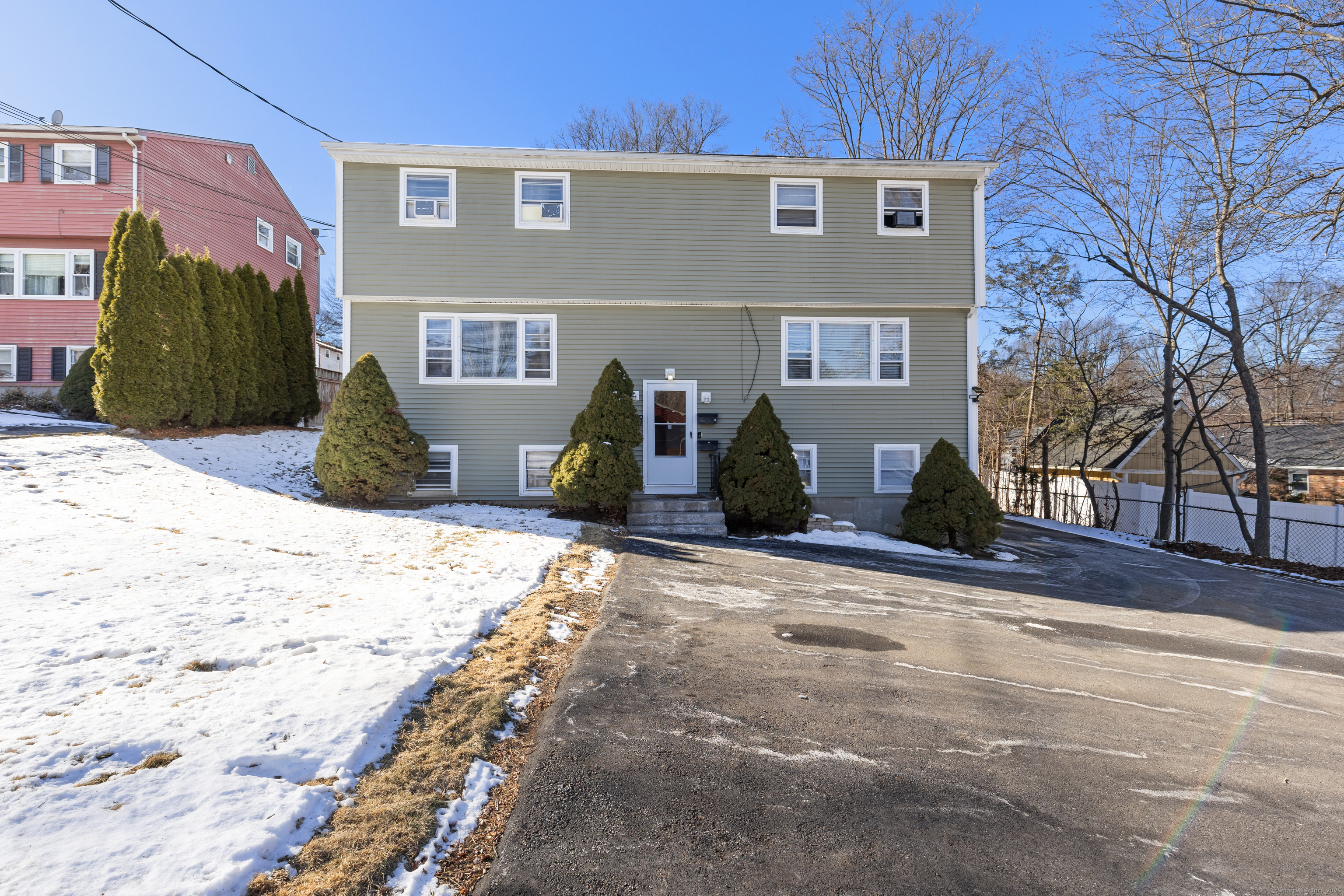 124 Peck Lane