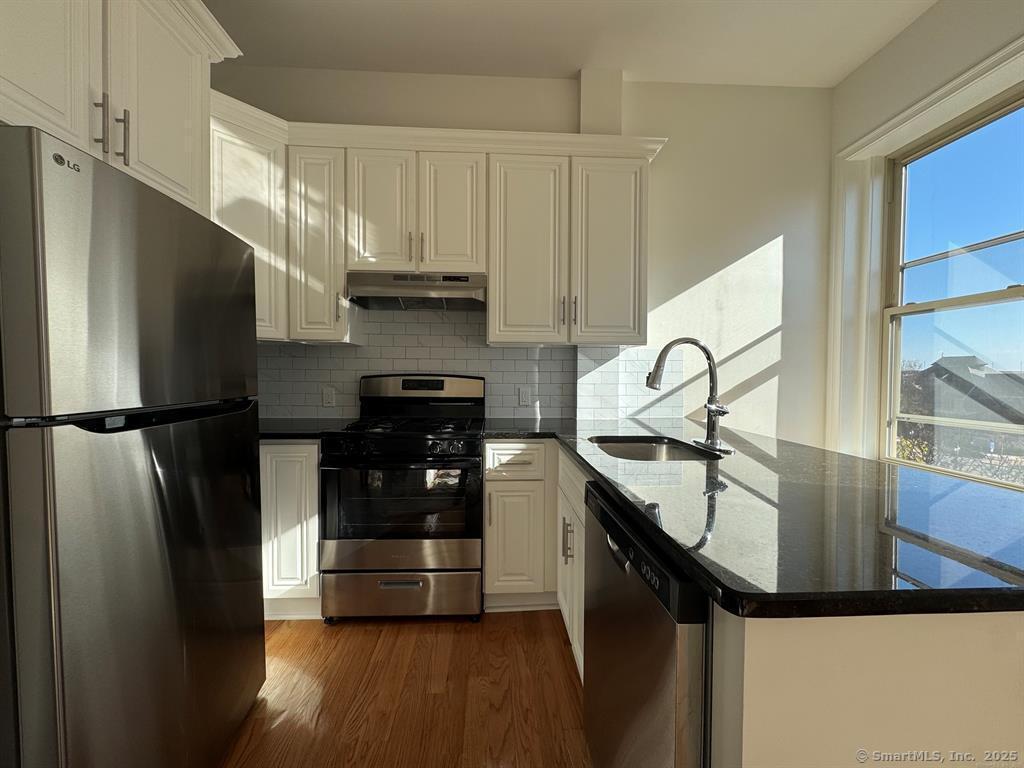 160 Main Street 3C