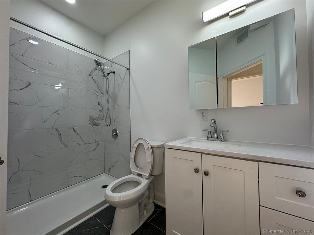 160 Main Street 3C