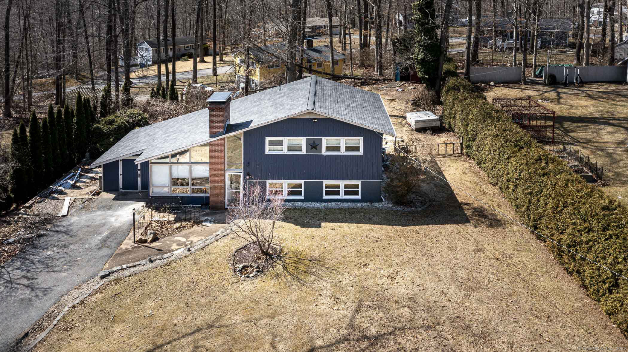 24 North Glenwoods Road