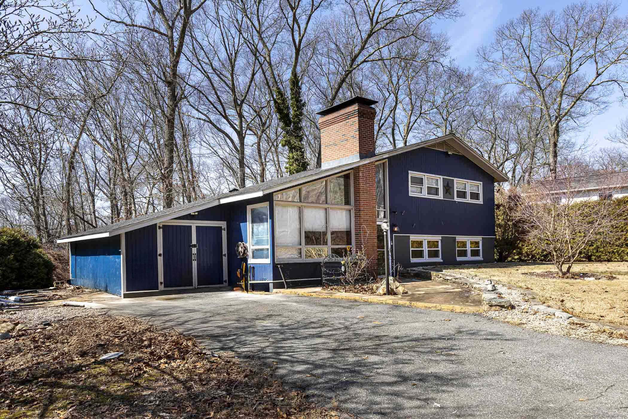 24 North Glenwoods Road