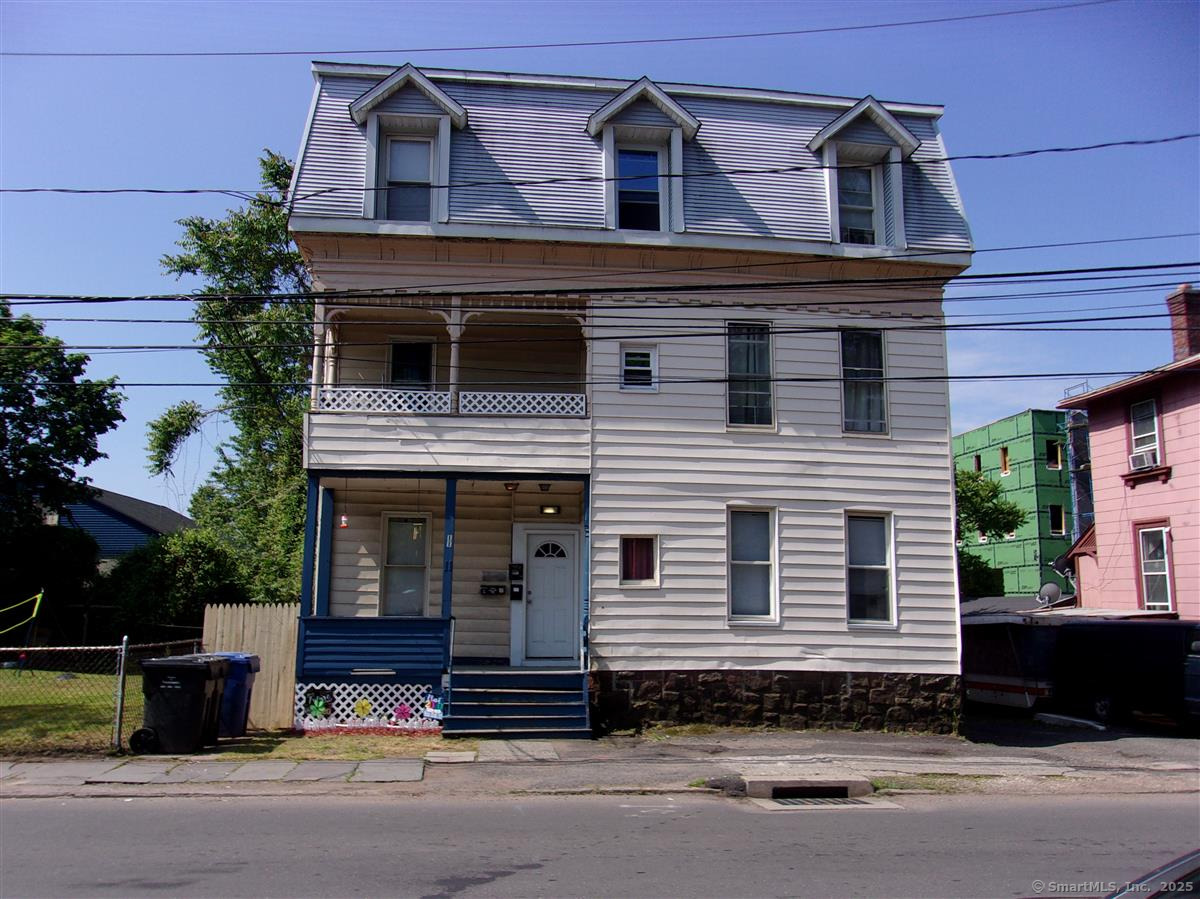 11 Camp Street