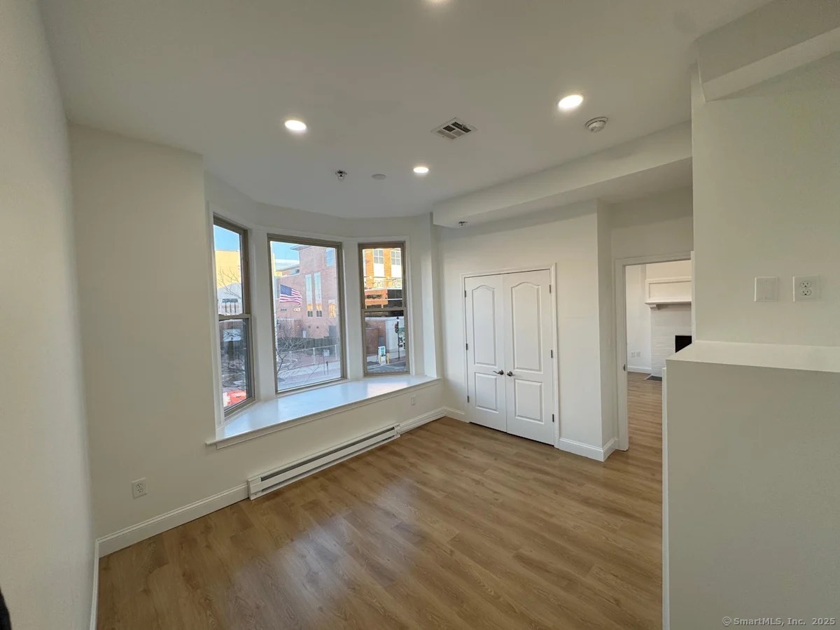 160 Main Street 5B