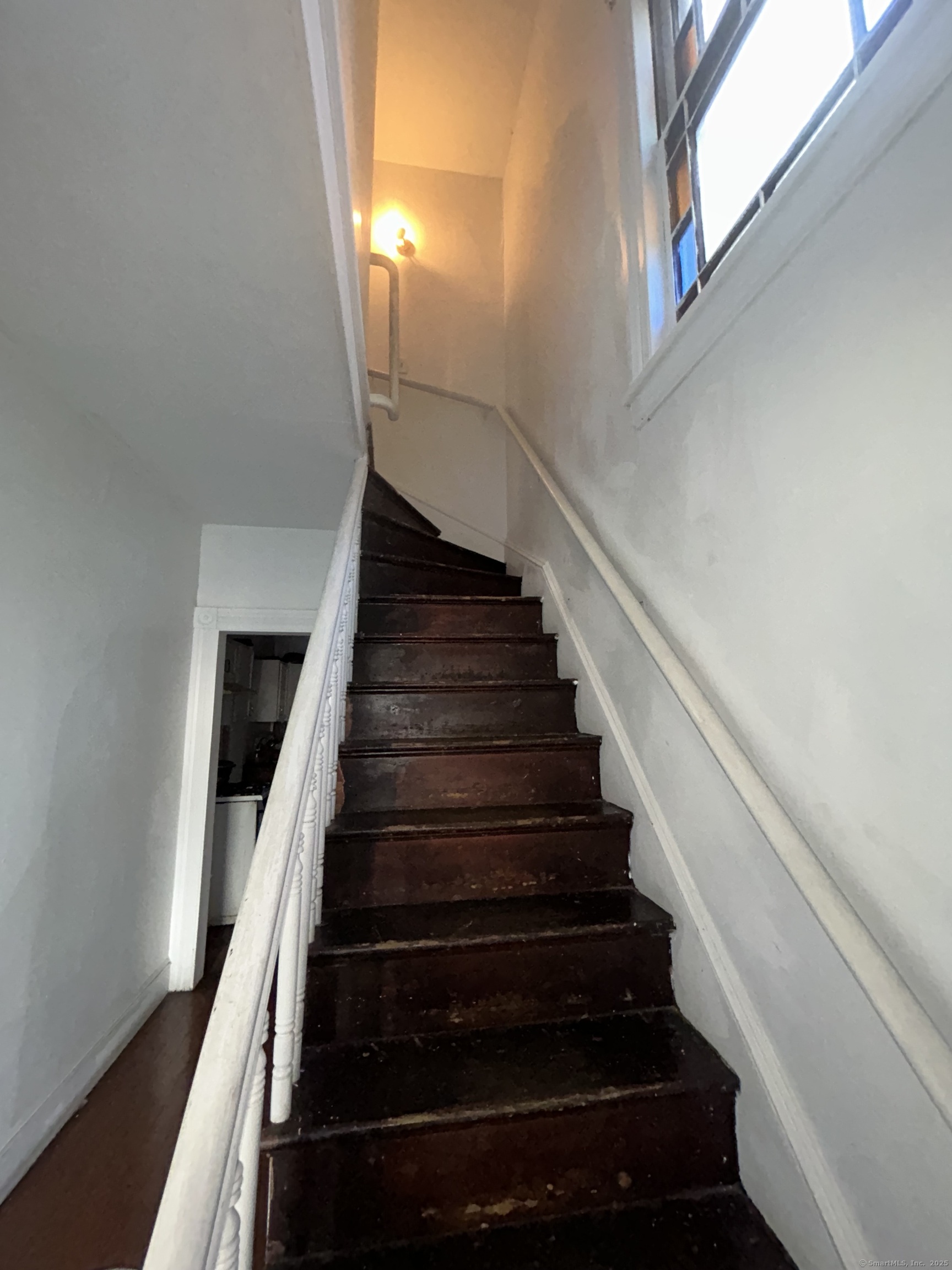 595 William Street