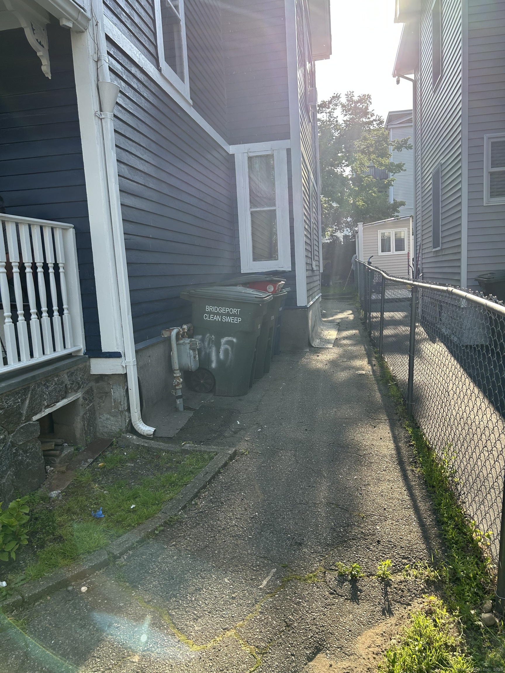 595 William Street