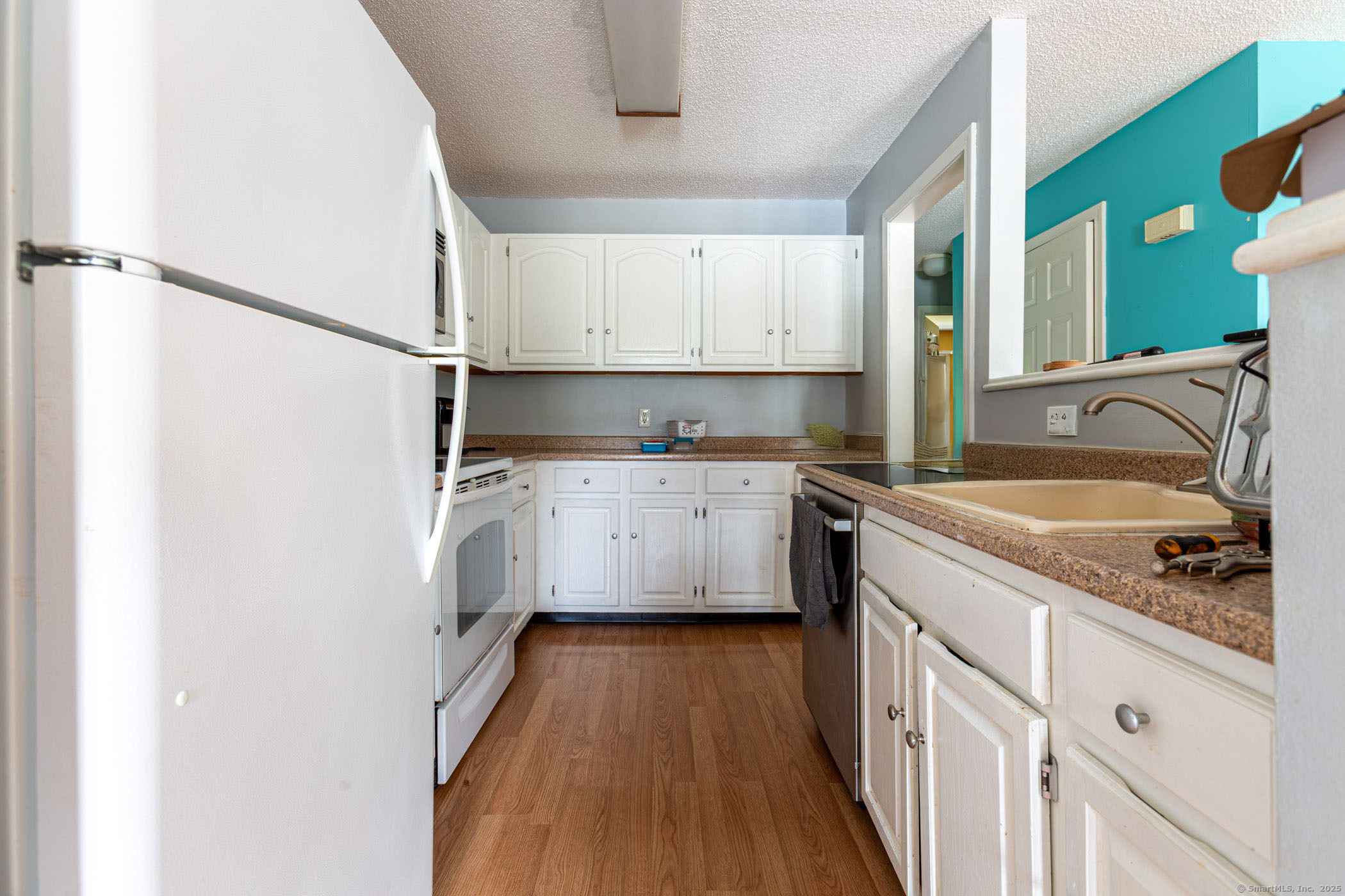 286 Laura Boulevard 286
