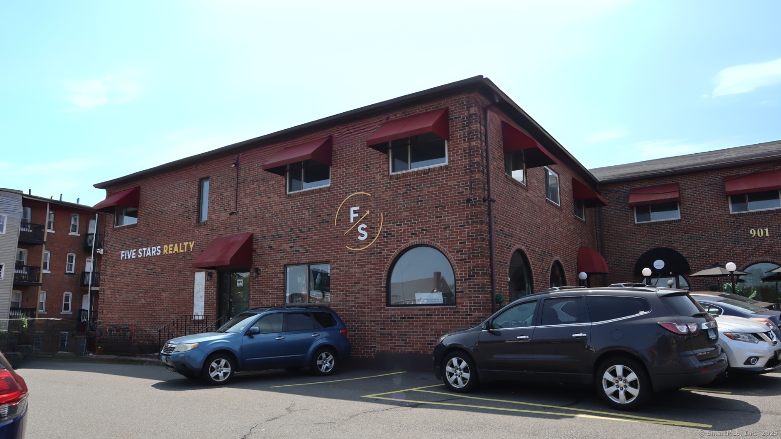 901 Whetersfield Avenue