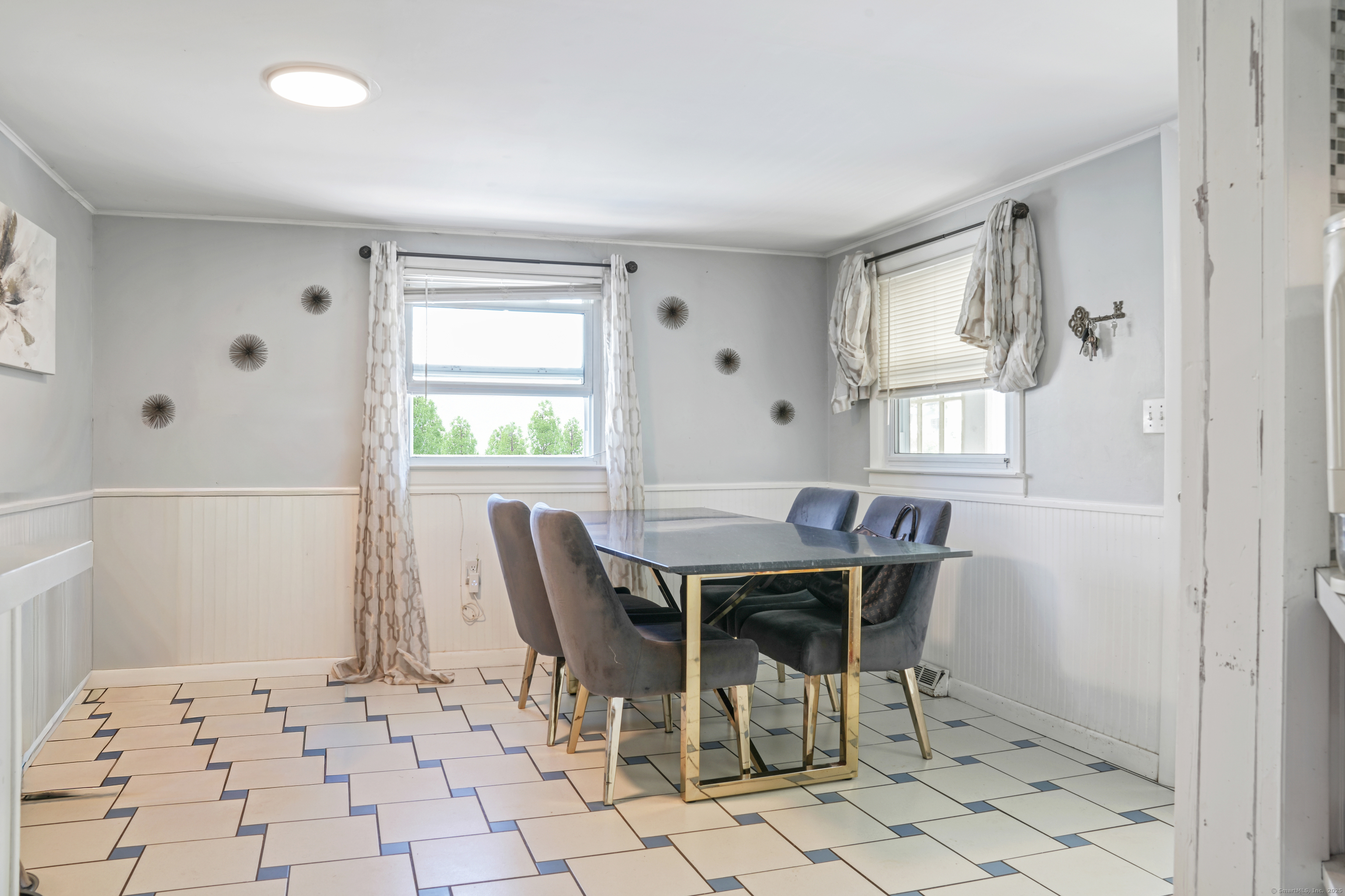 84 aka 66 John Street