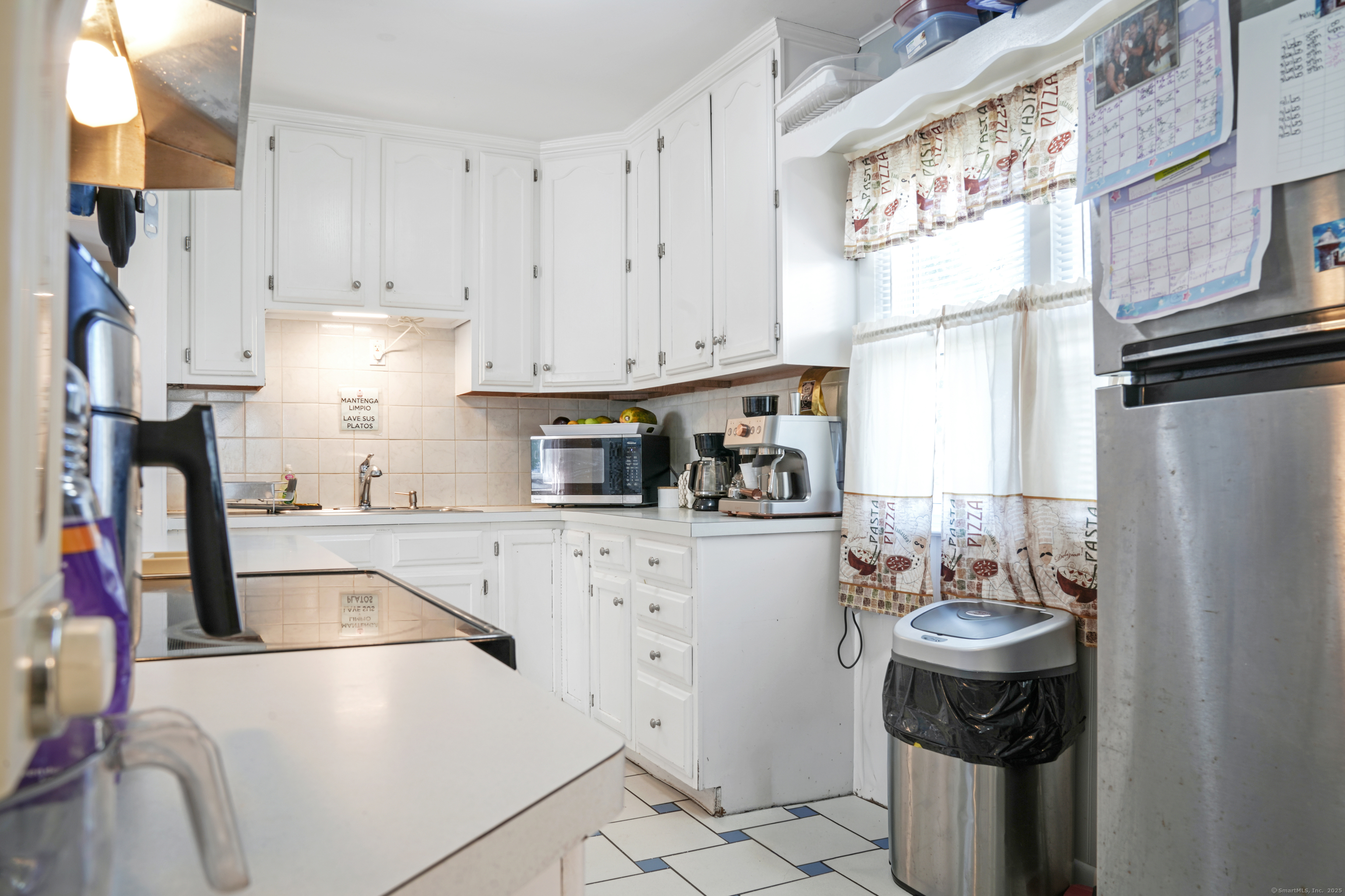 84 aka 66 John Street