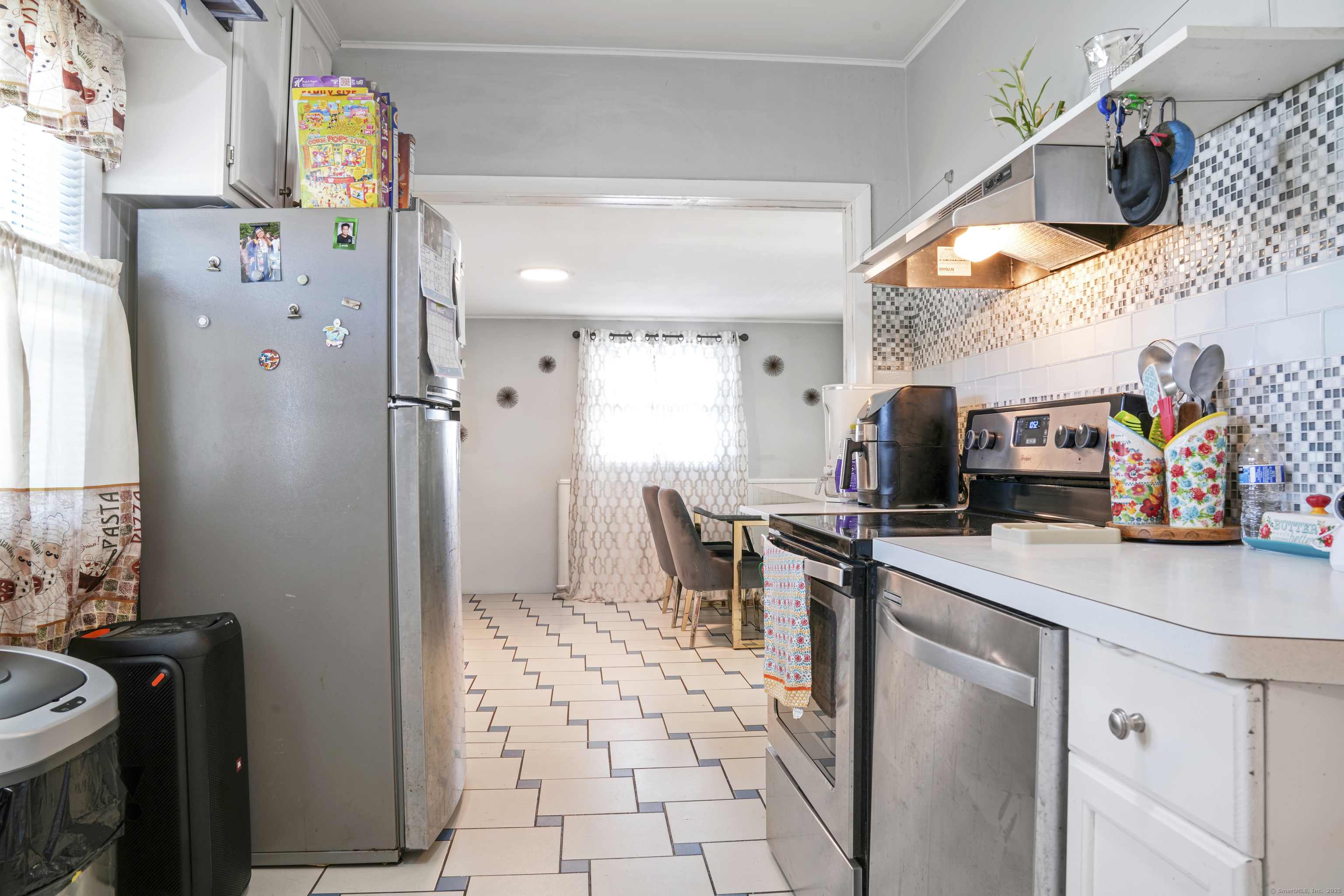 84 aka 66 John Street