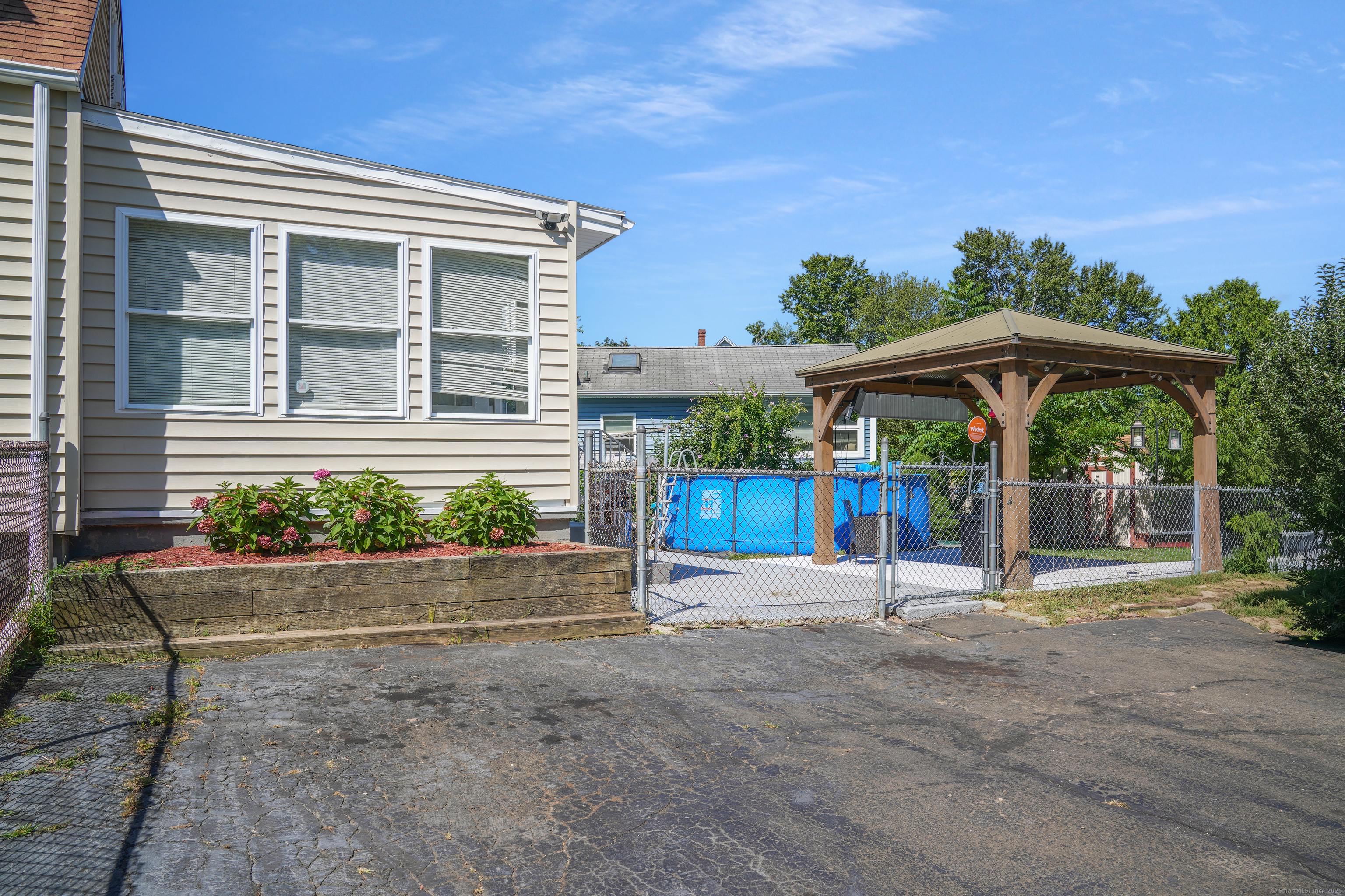 84 aka 66 John Street