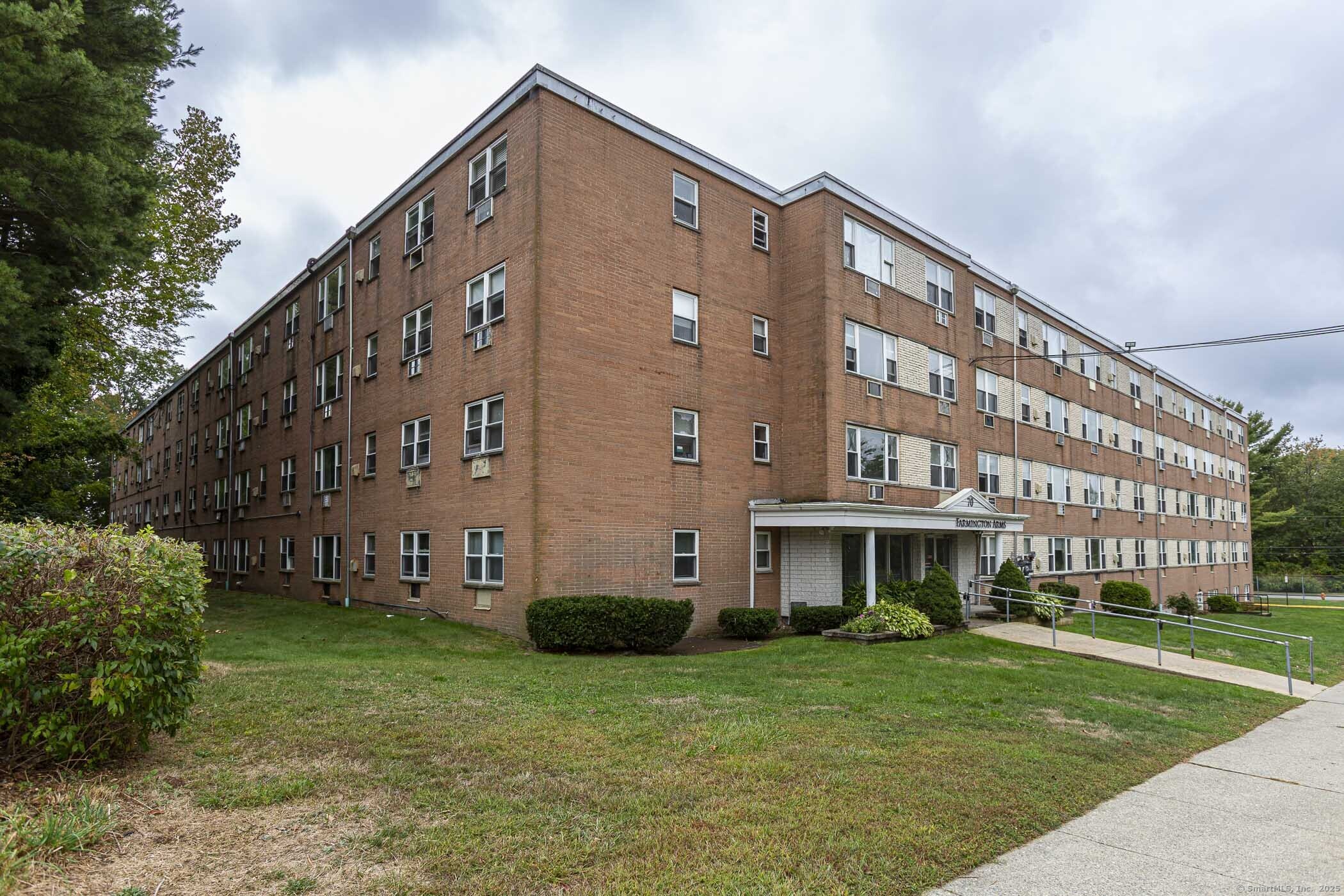 70 Farmington Avenue 2B