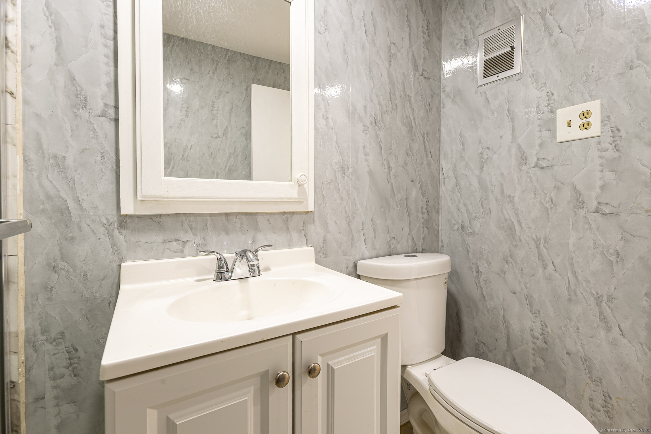 70 Farmington Avenue 2B