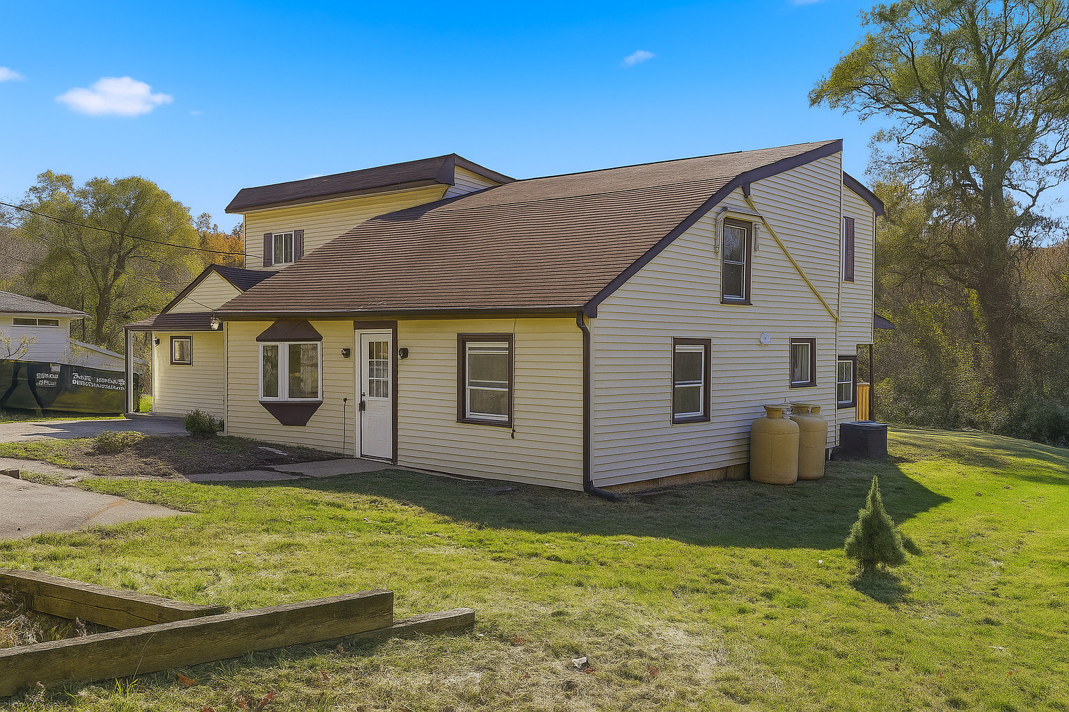 18 Pautipaug Hill Road