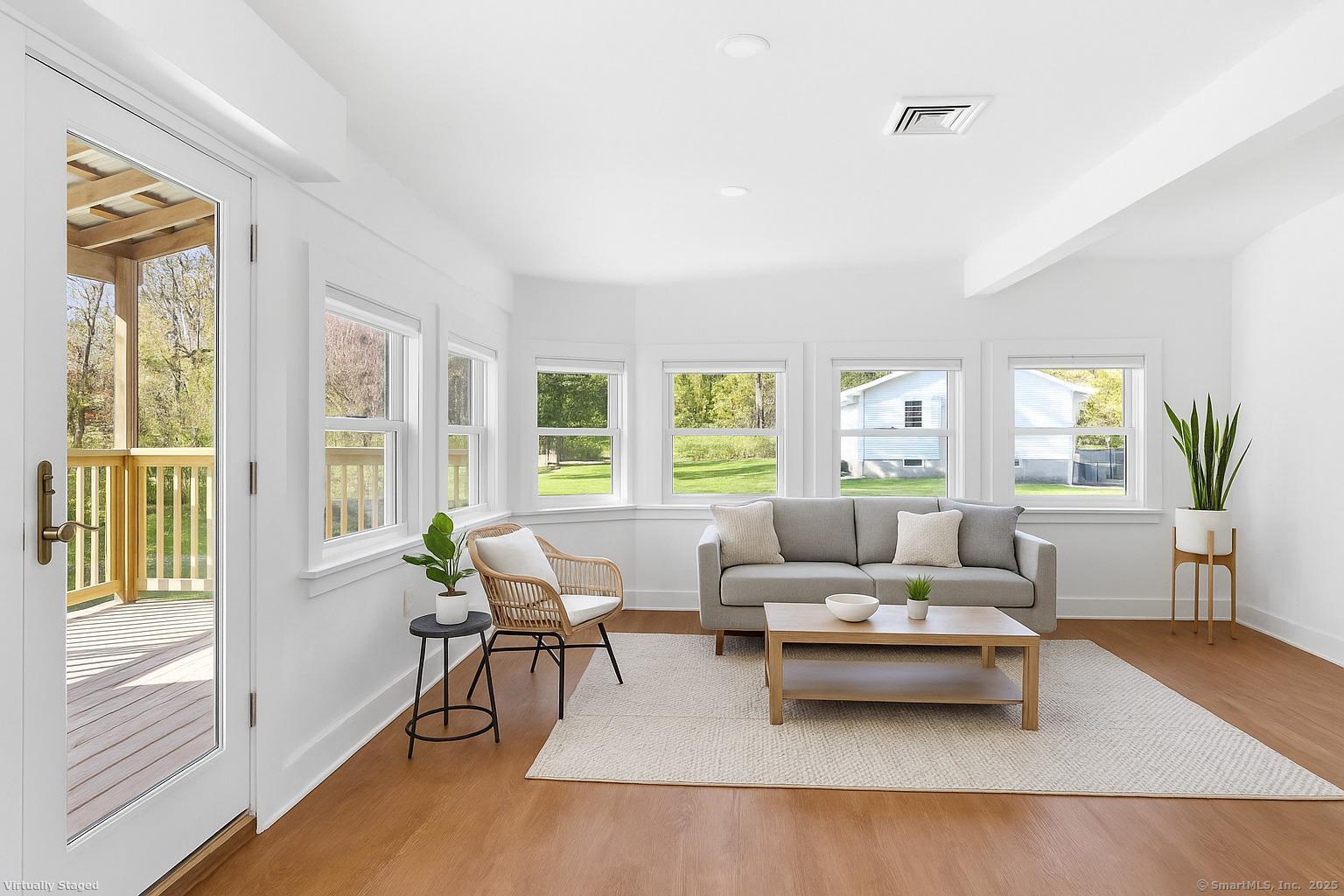 18 Pautipaug Hill Road