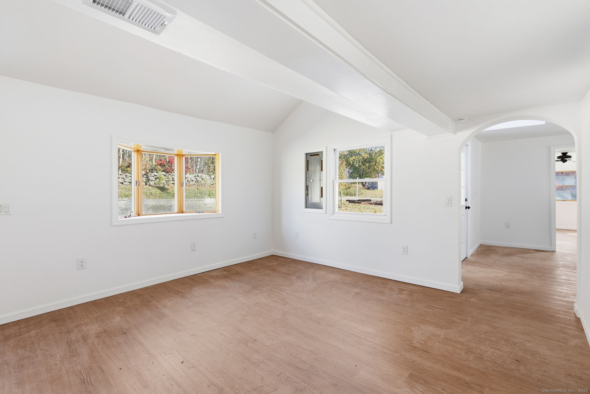 18 Pautipaug Hill Road