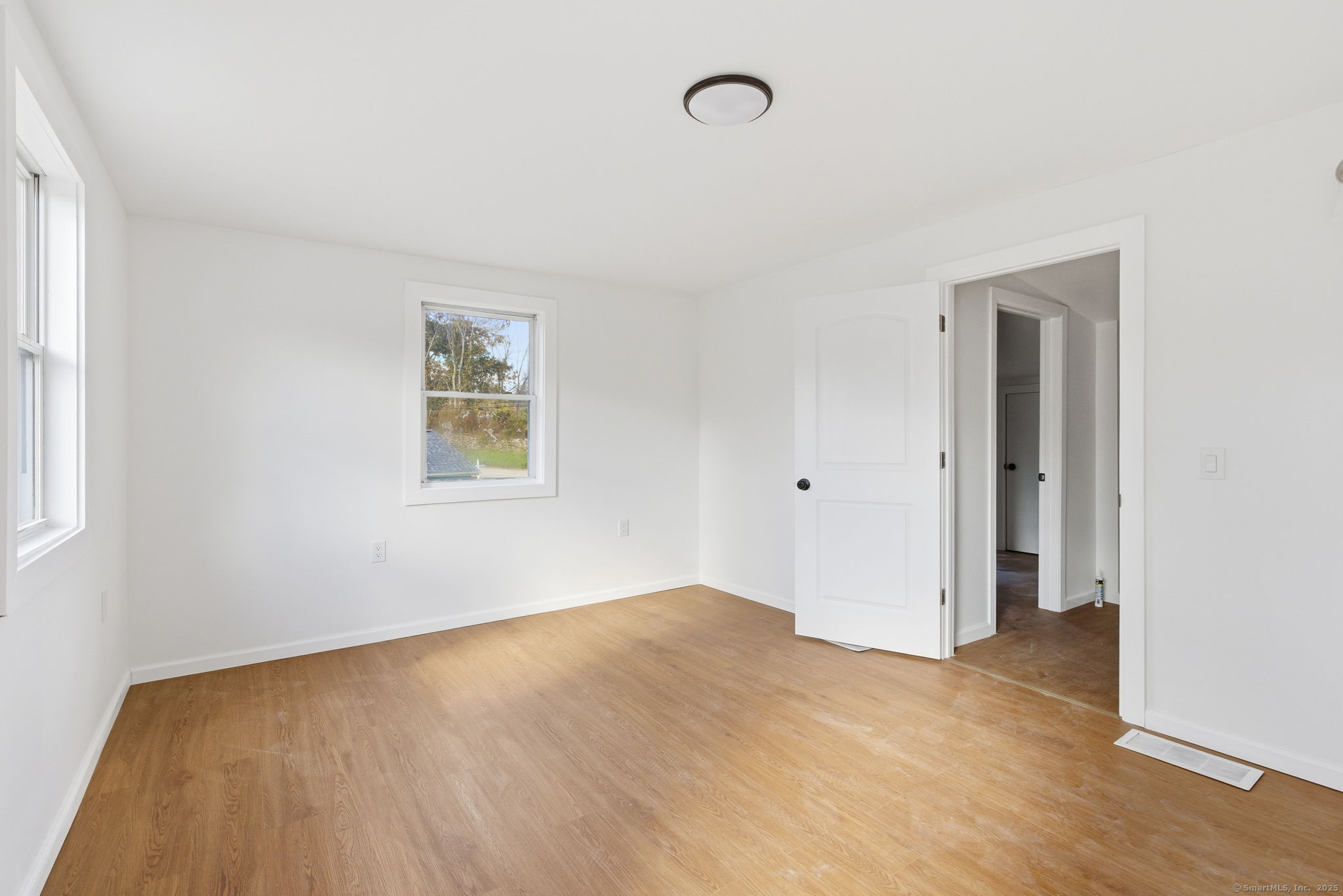 18 Pautipaug Hill Road