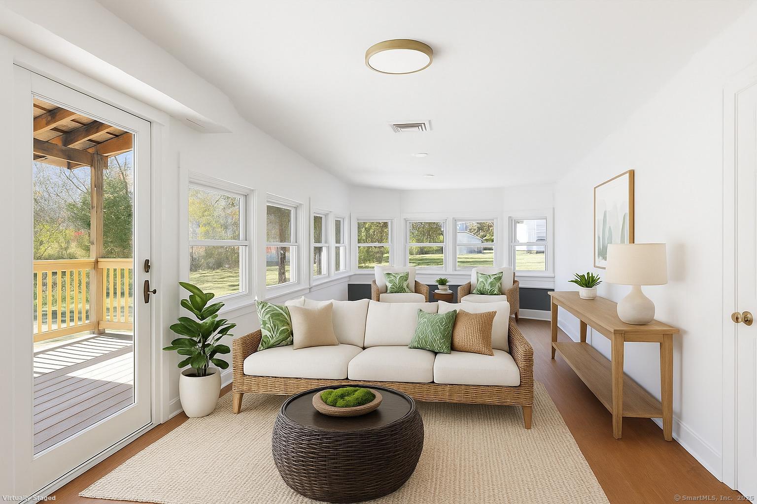 18 Pautipaug Hill Road