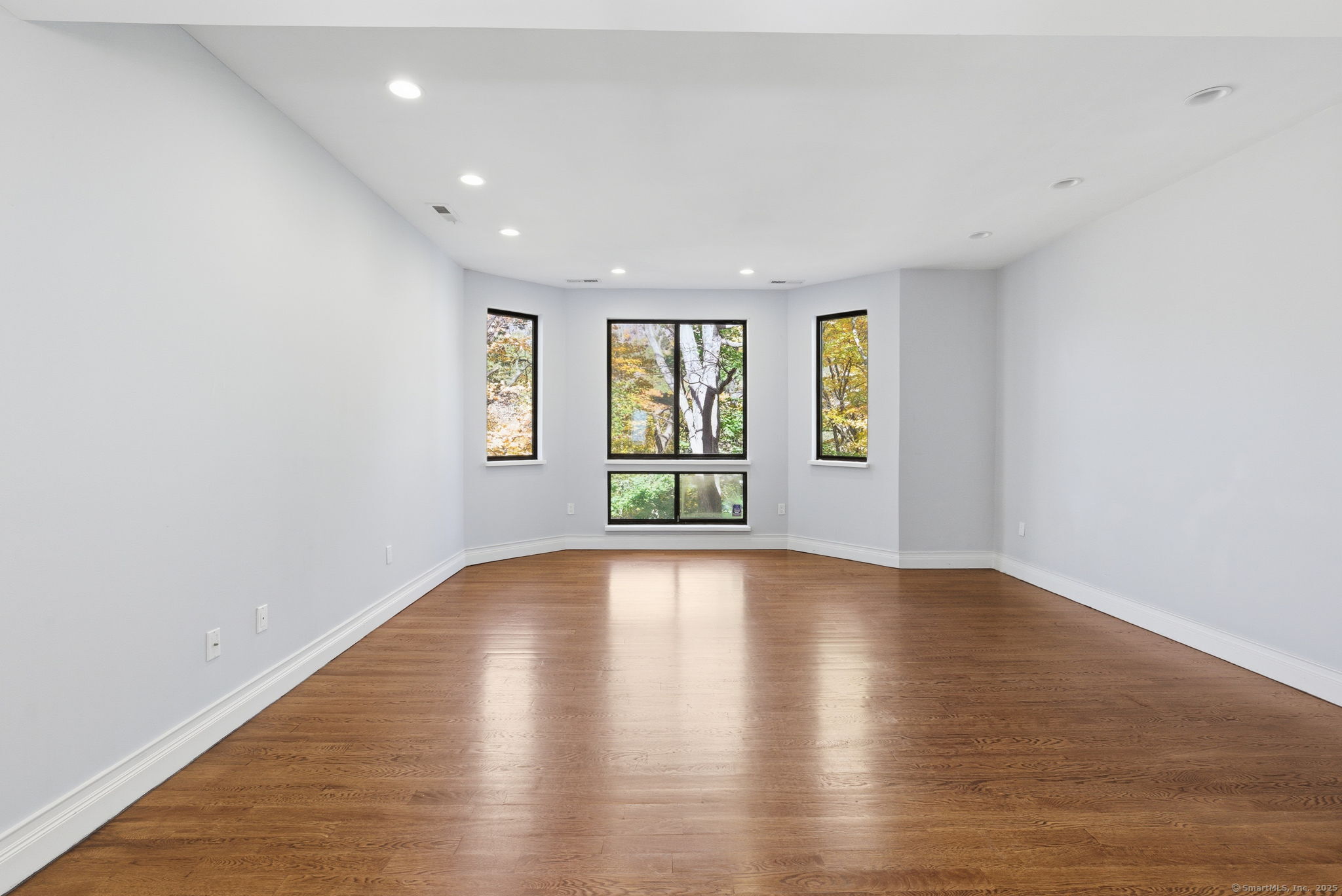 999 Whalley Avenue 1H