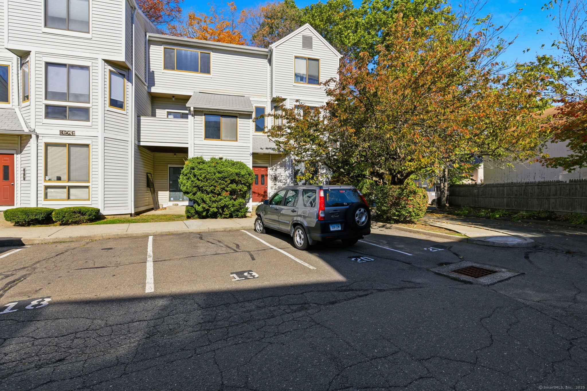 999 Whalley Avenue 1H