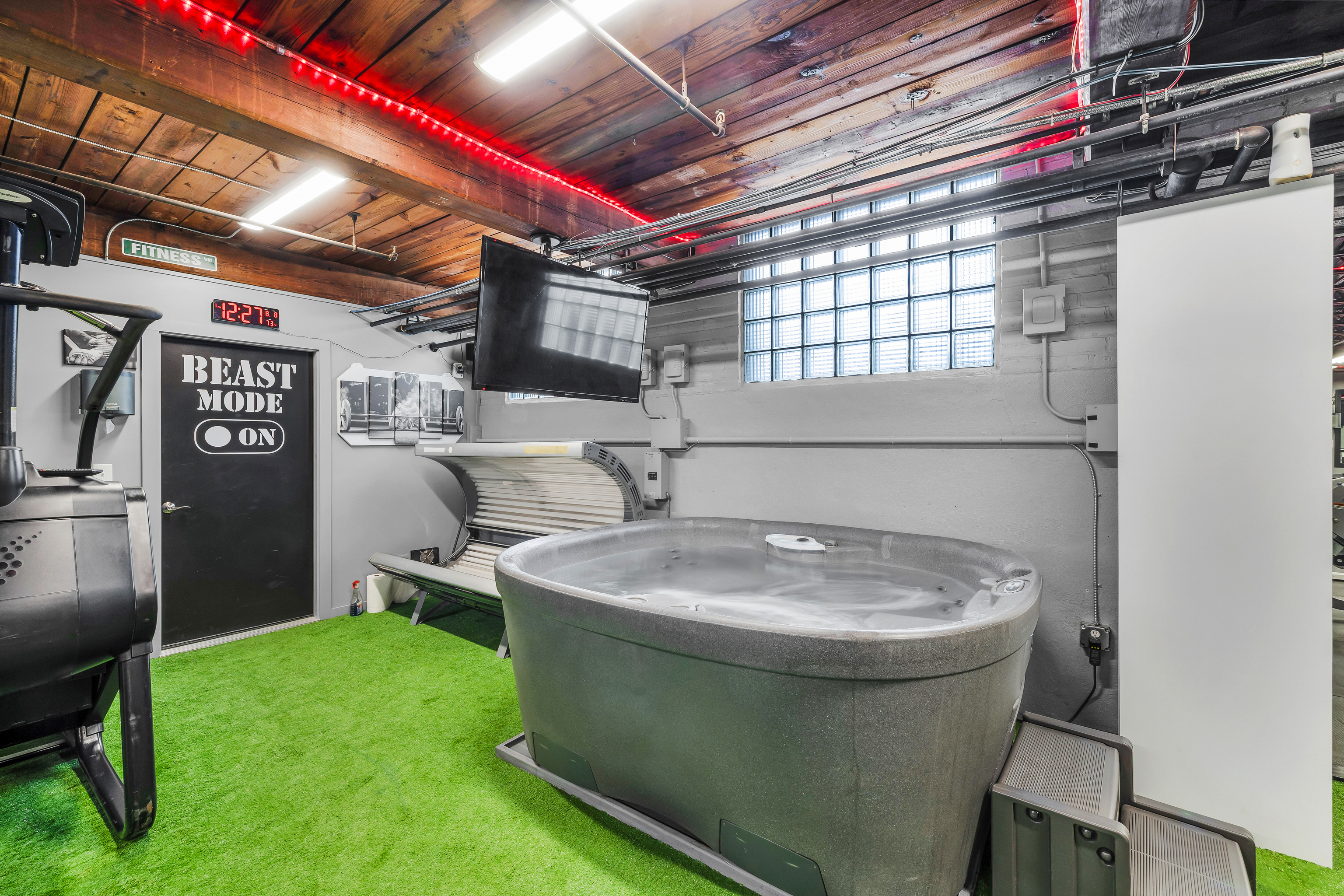 300 Riverside Avenue