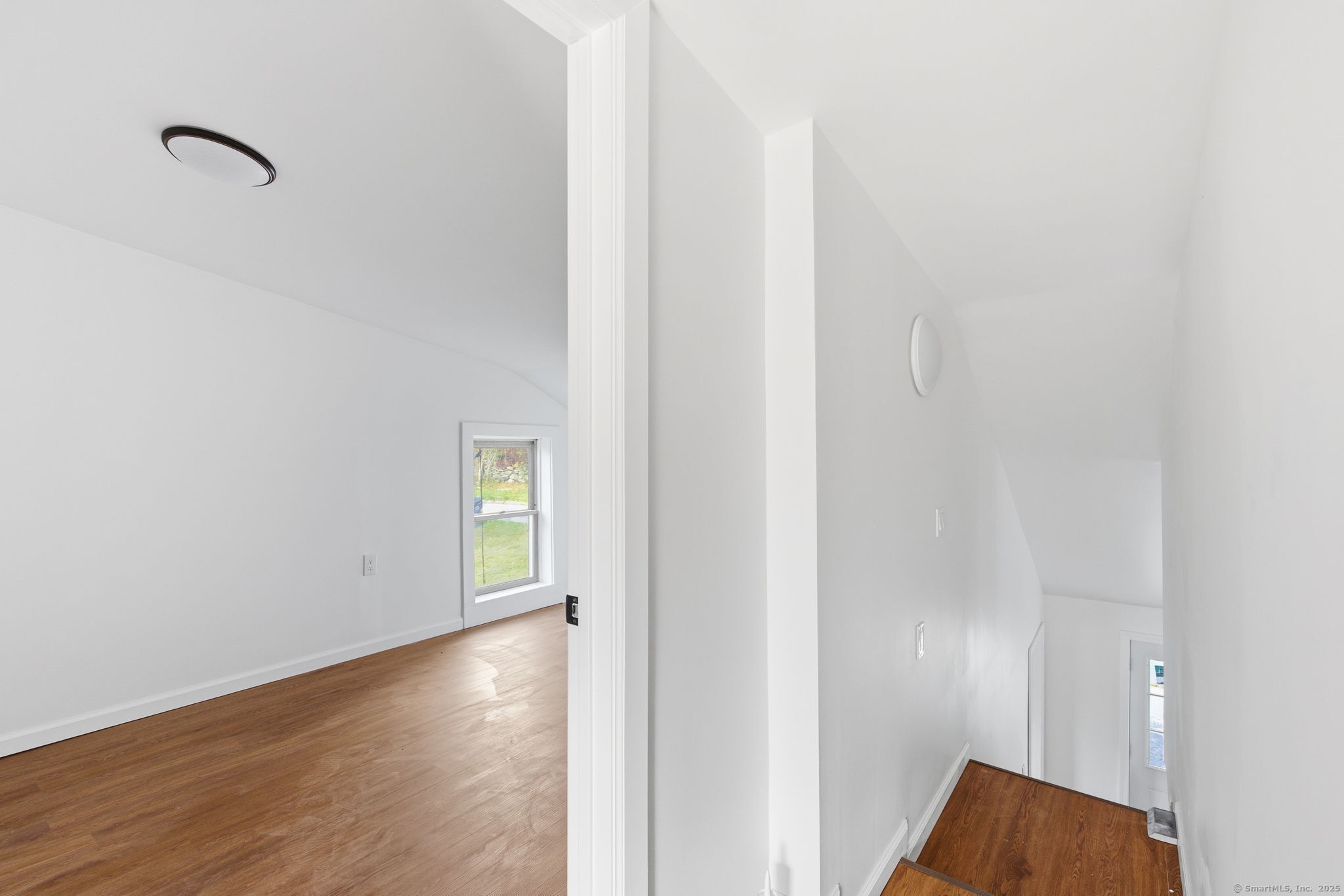 18 Pautipaug Hill Road