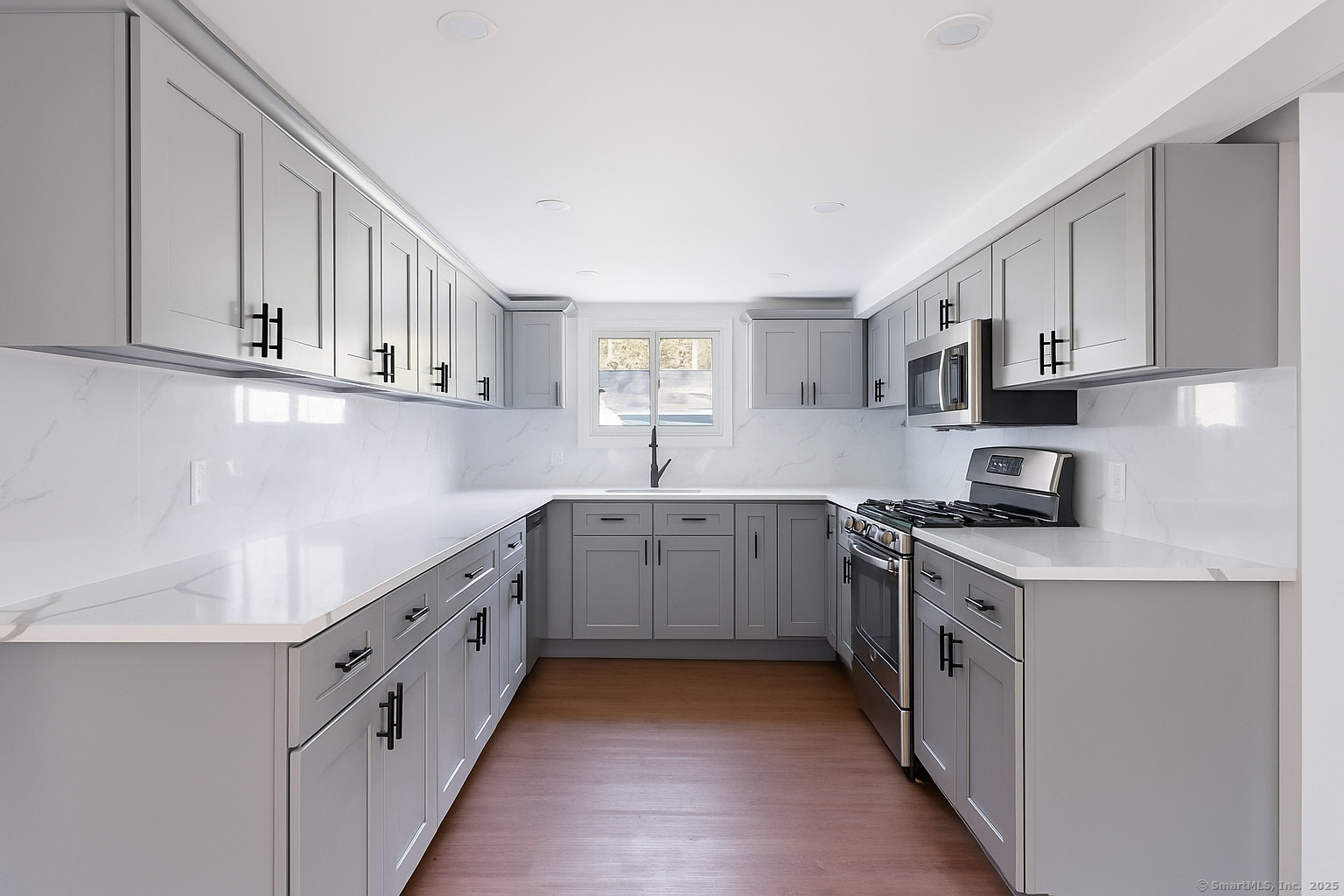 18 Pautipaug Hill Road