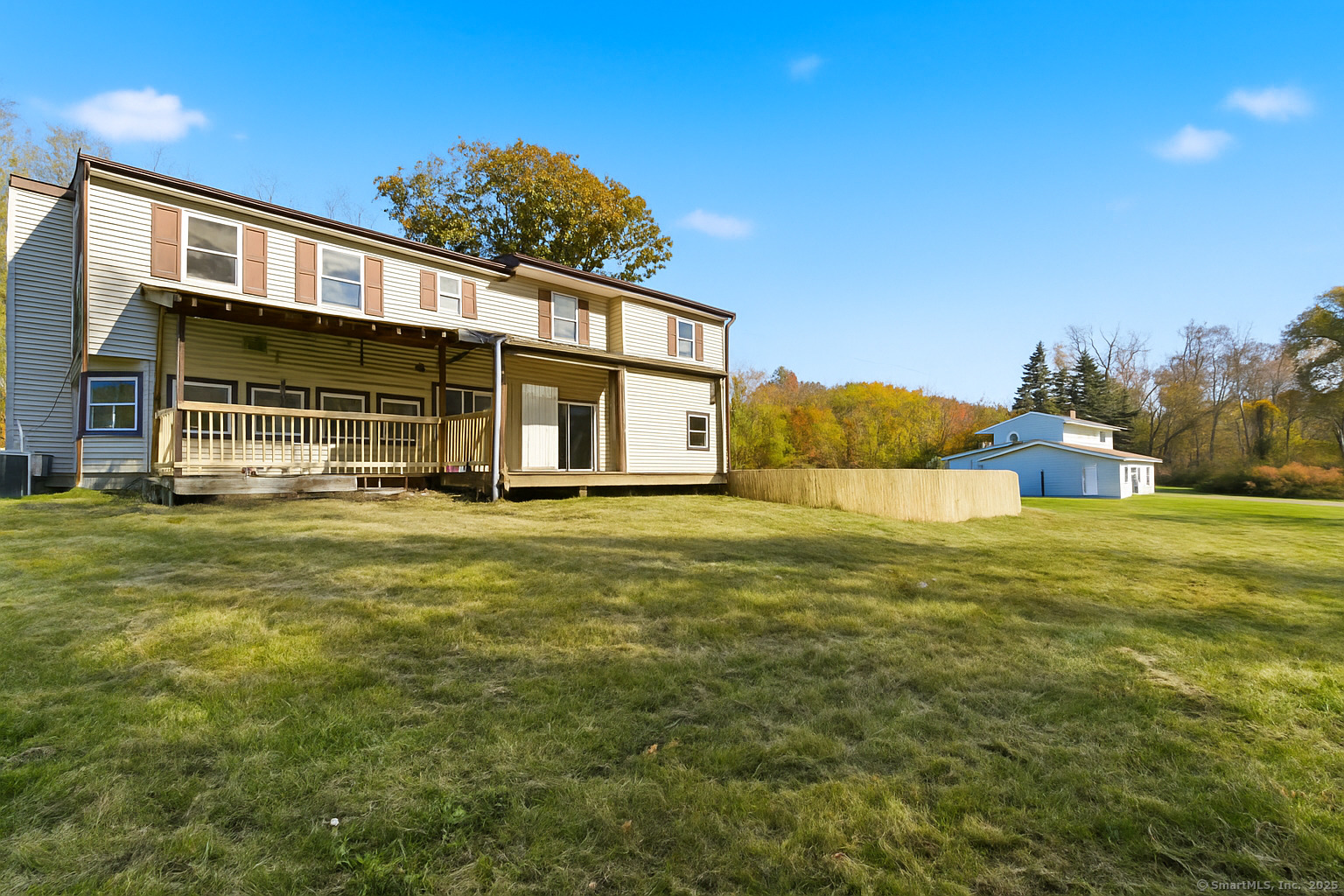 18 Pautipaug Hill Road