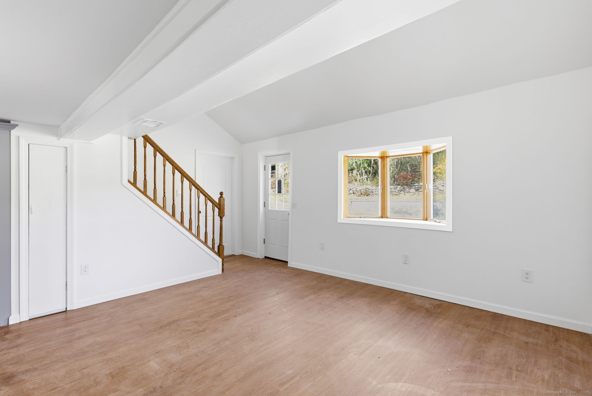 18 Pautipaug Hill Road