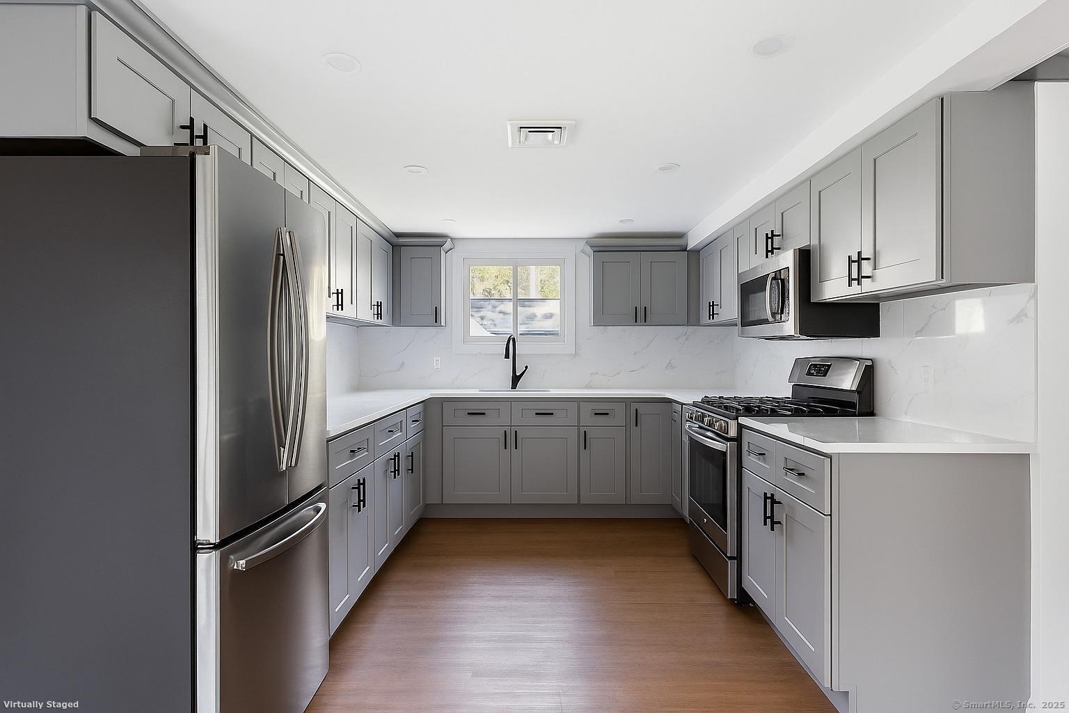 18 Pautipaug Hill Road