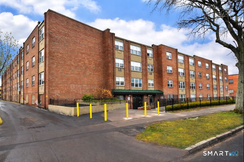 194 Washington Street APT 433