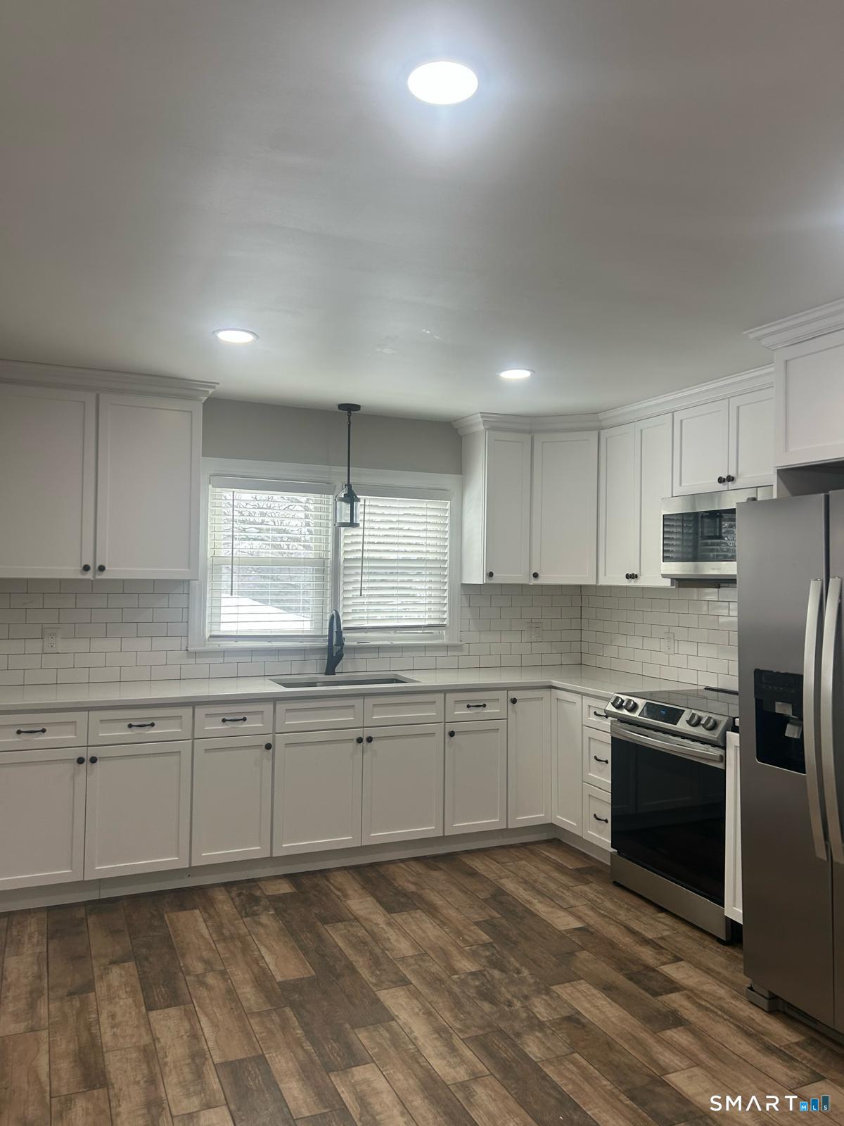 82 Middlefield Avenue 2nd Floor