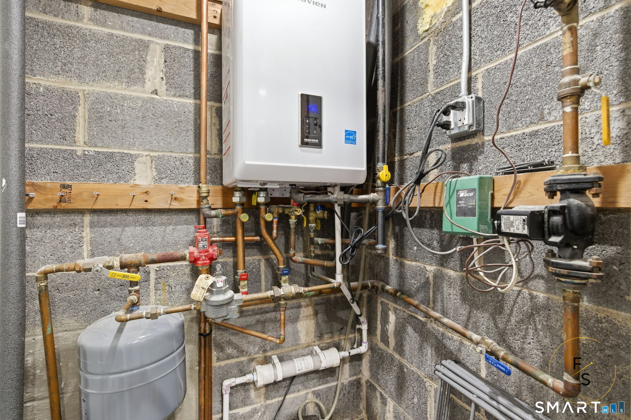 1 Phillips Street APT 4