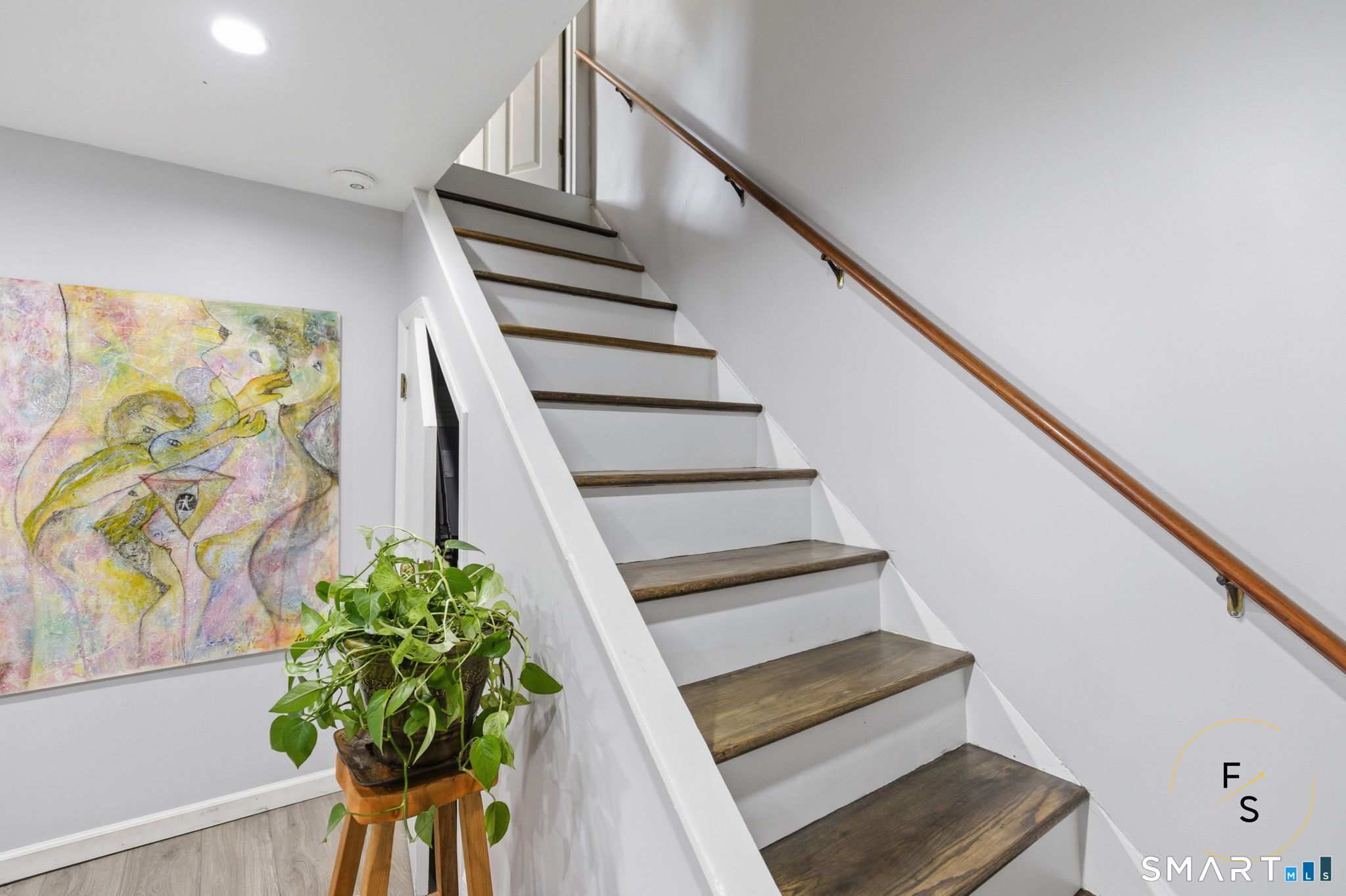 1 Phillips Street APT 4