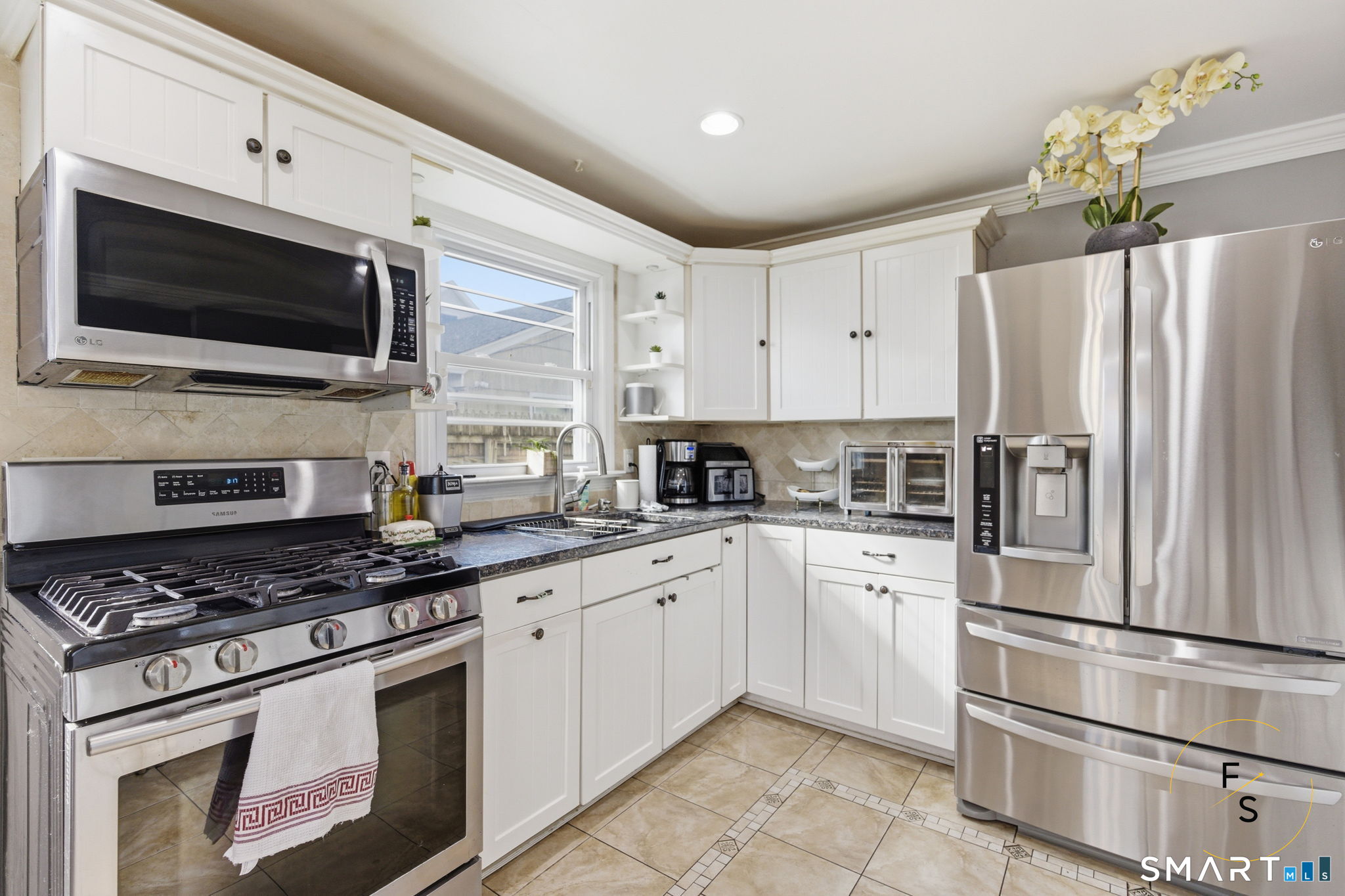 1 Phillips Street APT 4