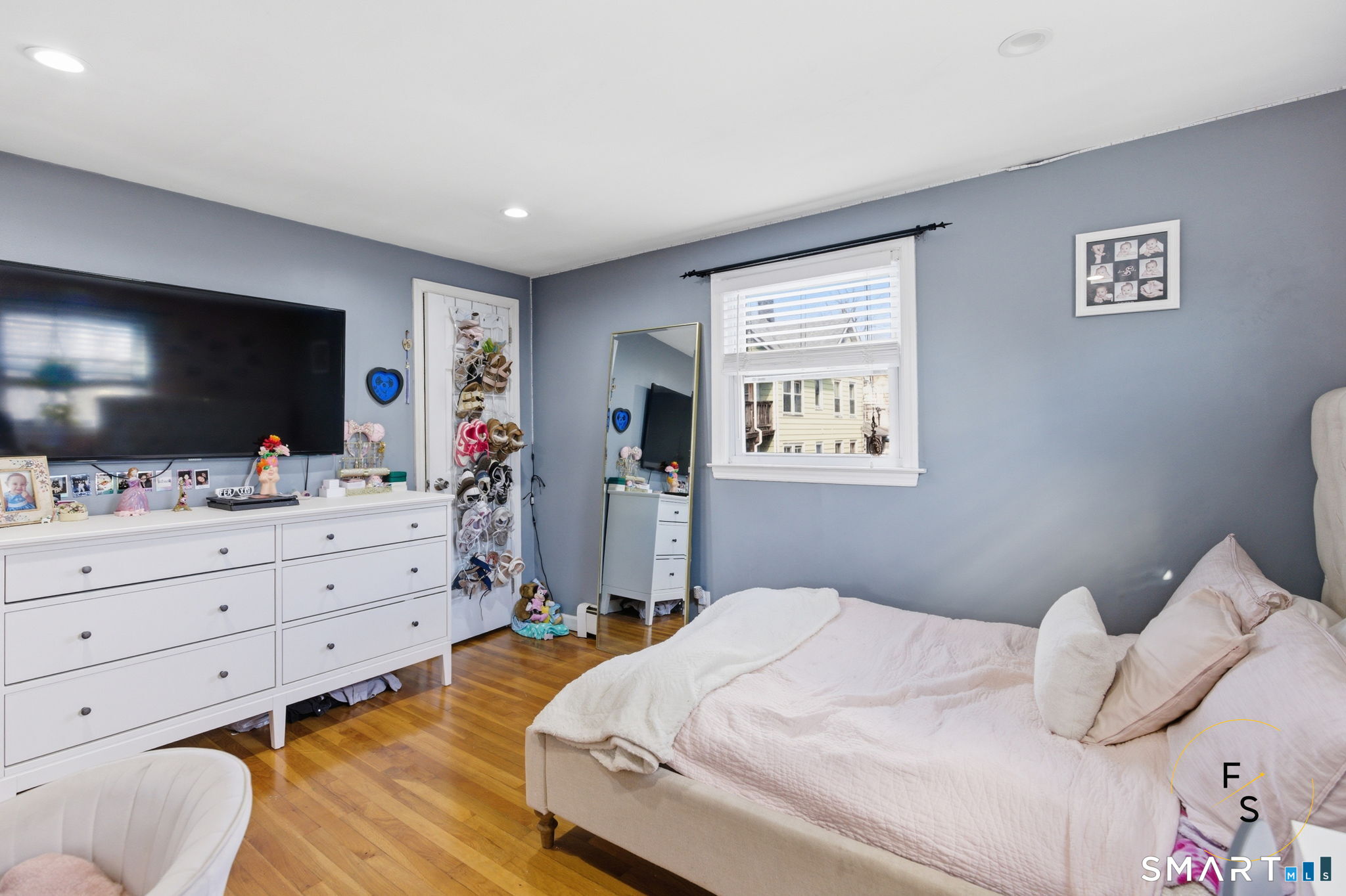 1 Phillips Street APT 4