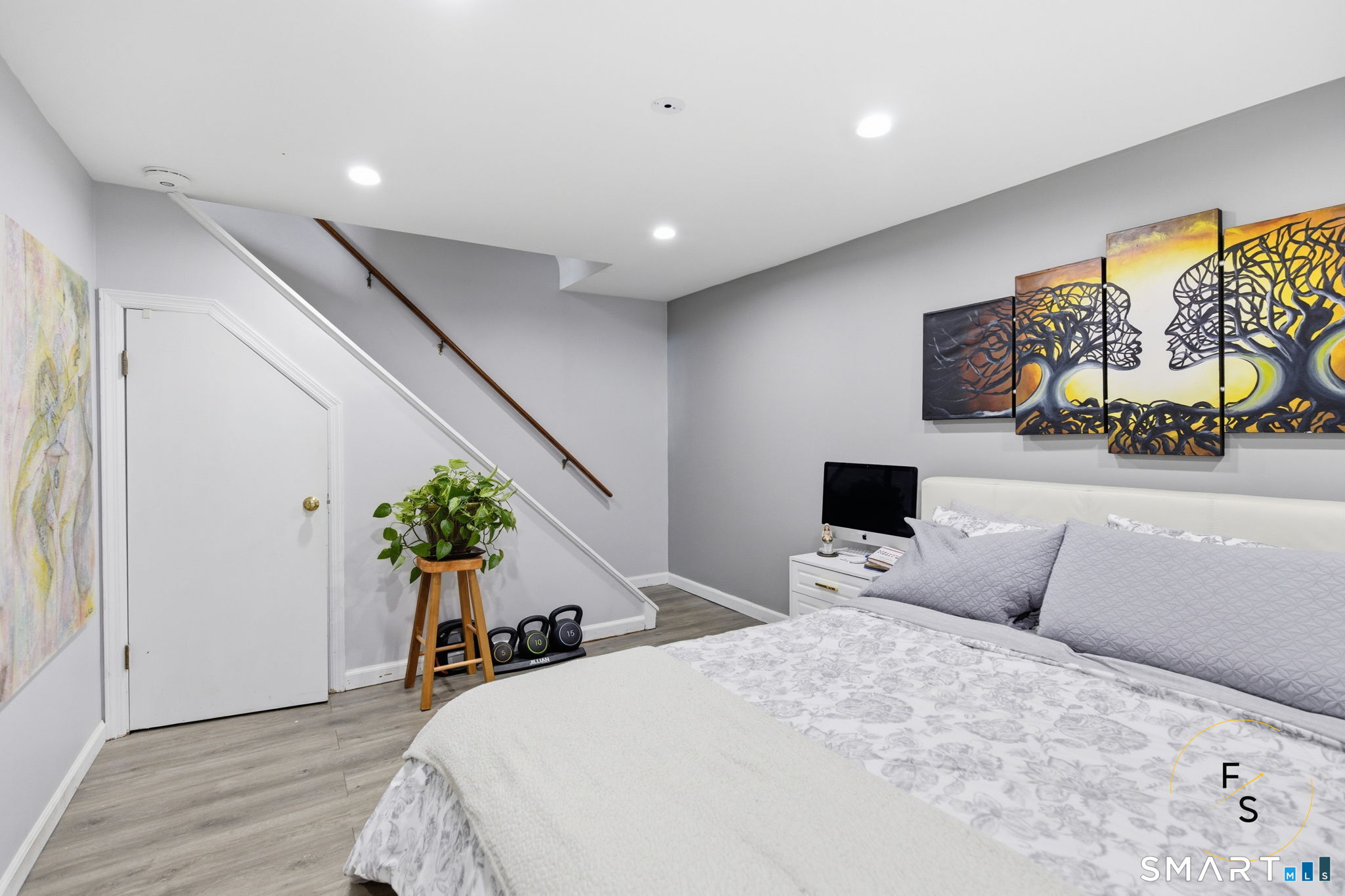 1 Phillips Street APT 4