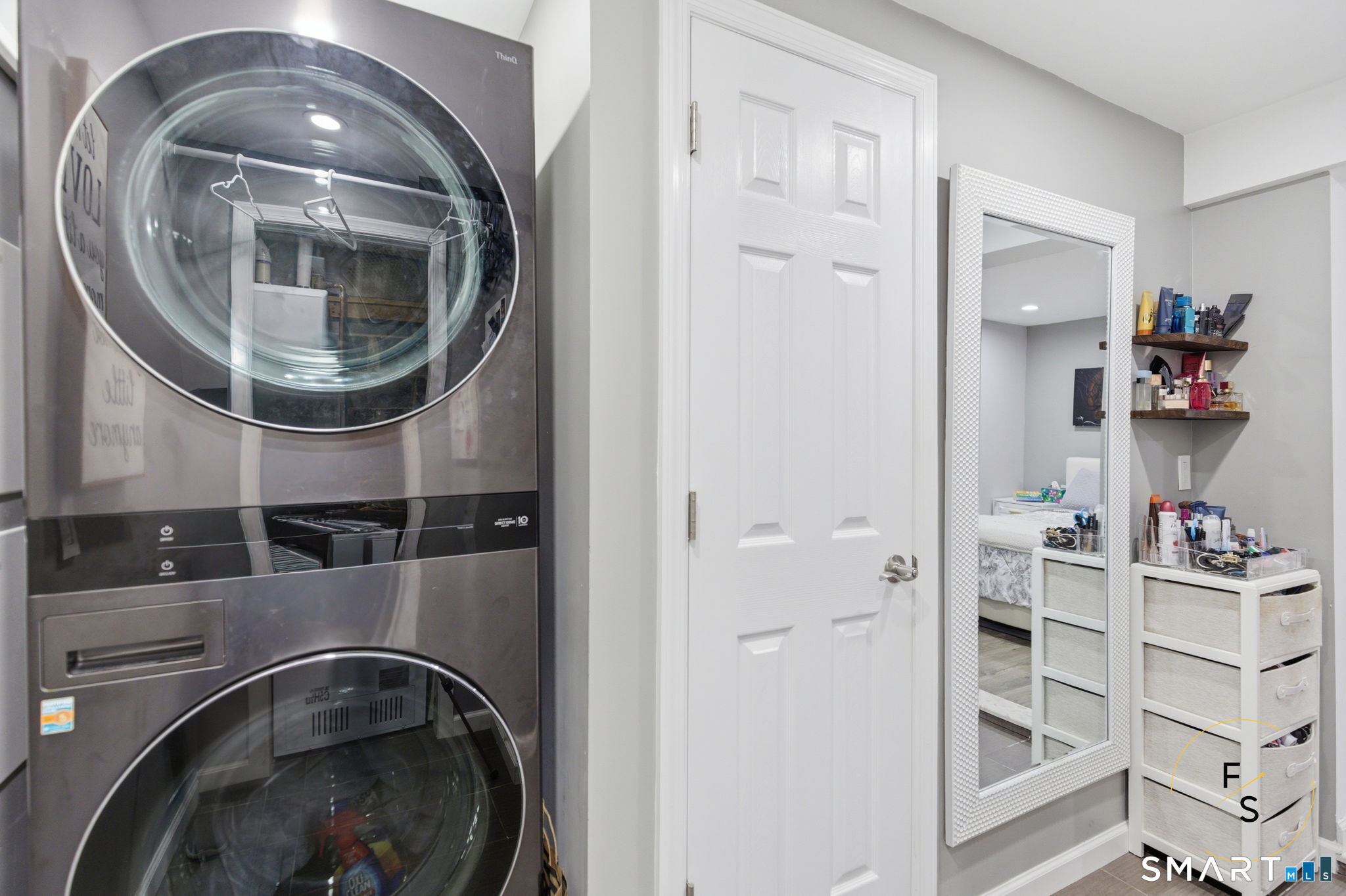 1 Phillips Street APT 4