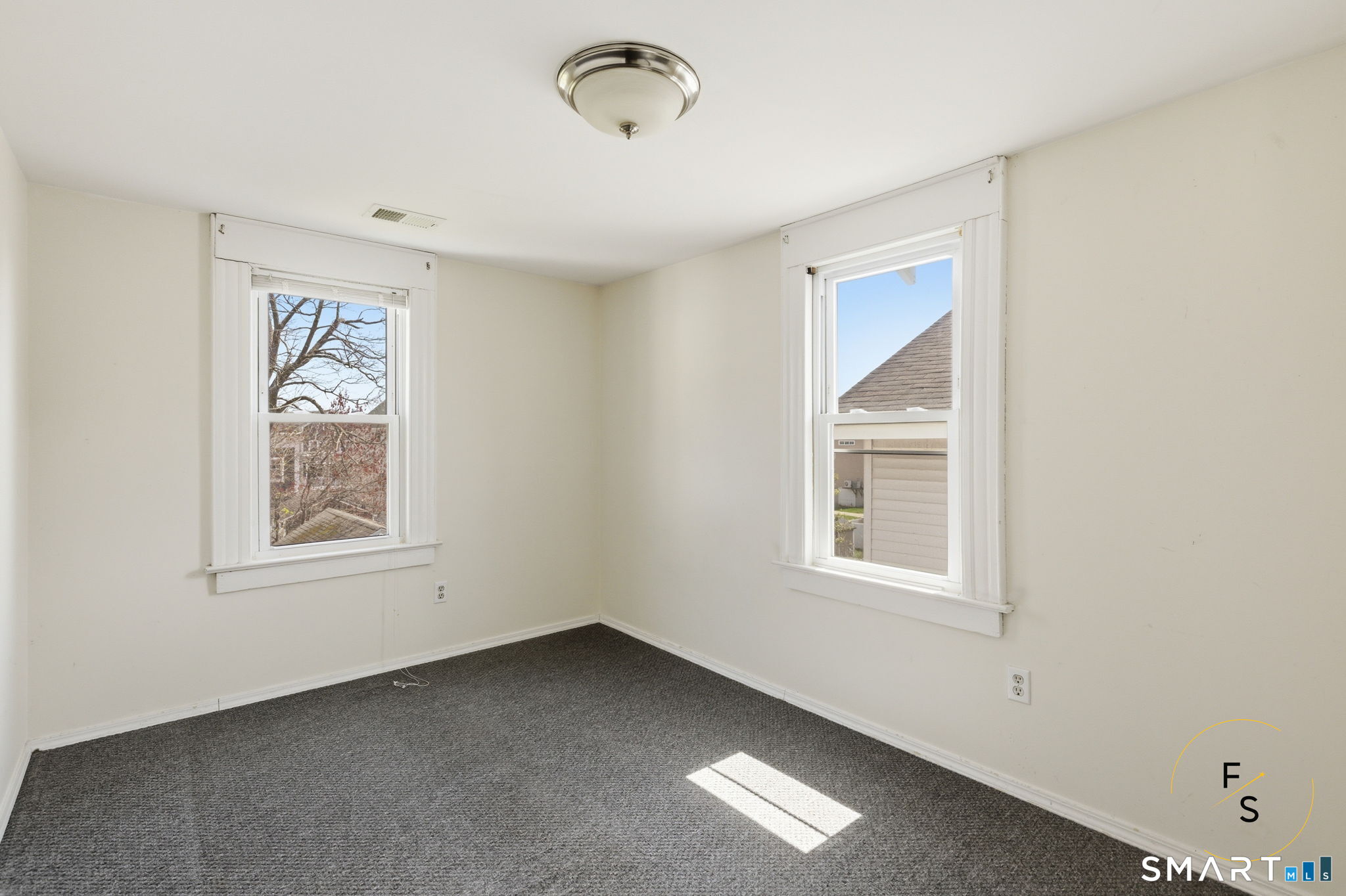 32 Lawrence Avenue