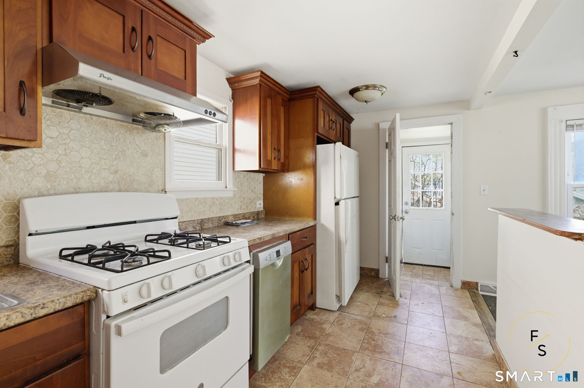 32 Lawrence Avenue