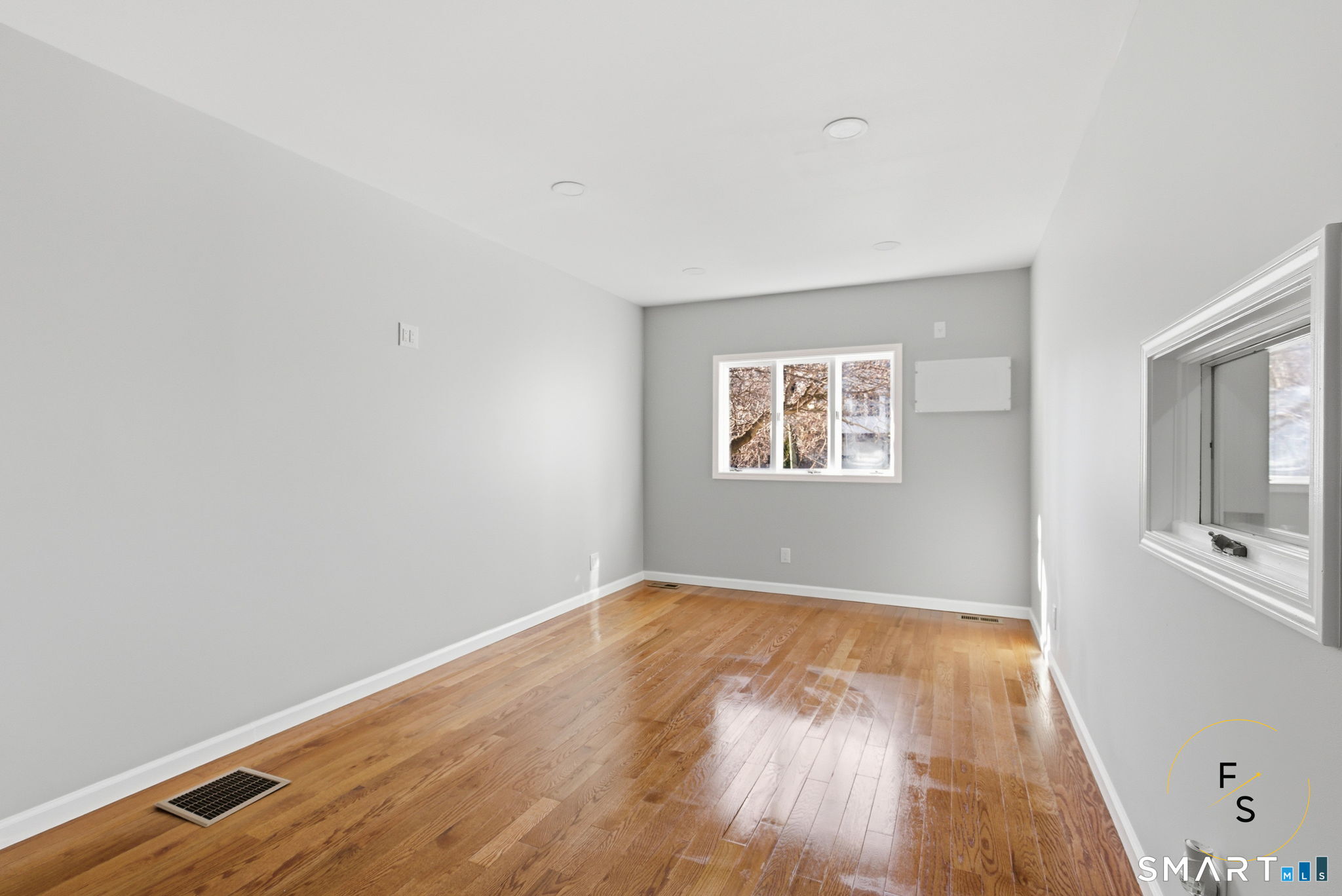 34 Pleasant Street