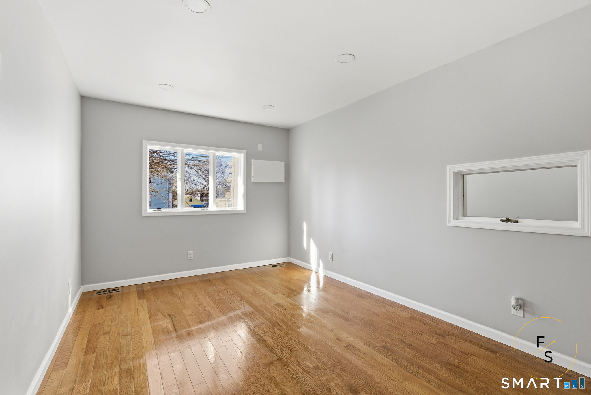 34 Pleasant Street