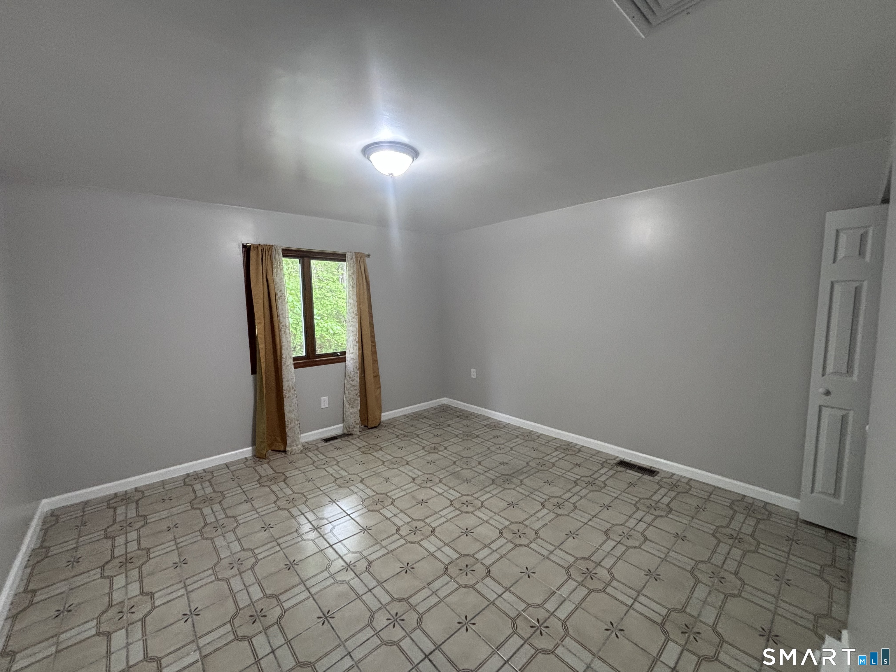 409 Oak Avenue