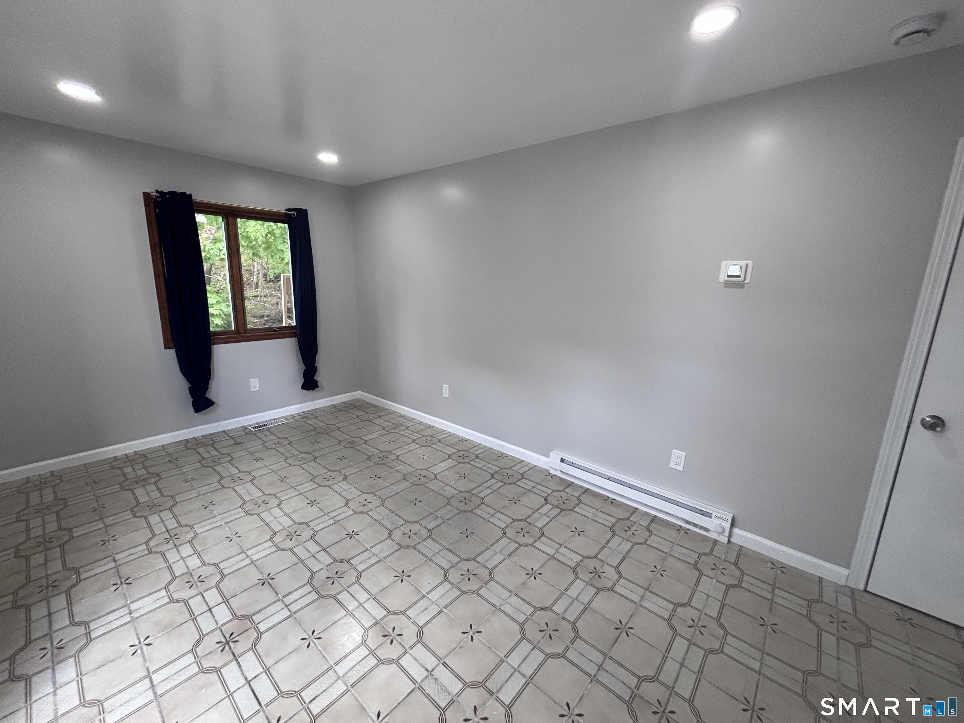 409 Oak Avenue