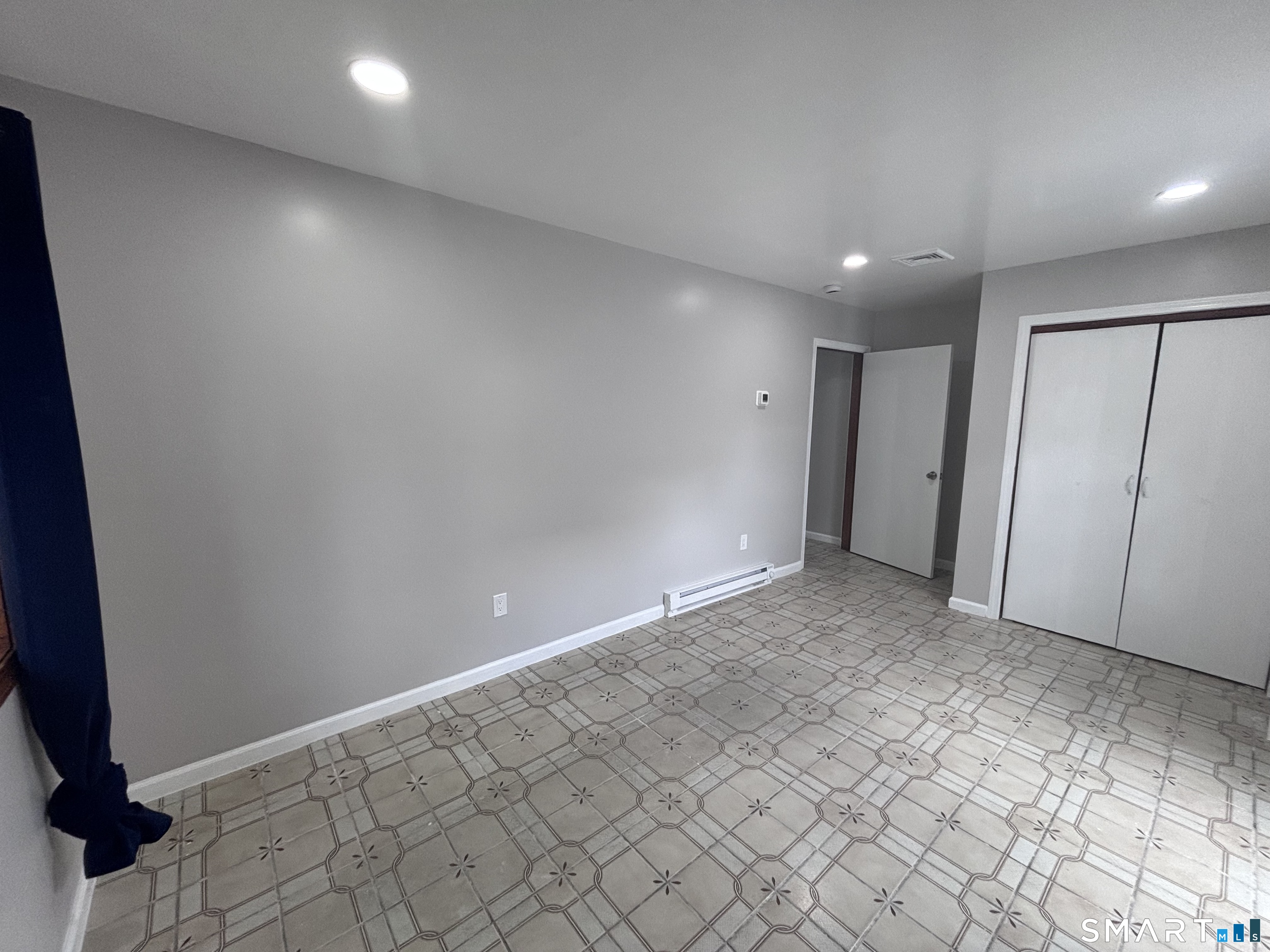 409 Oak Avenue