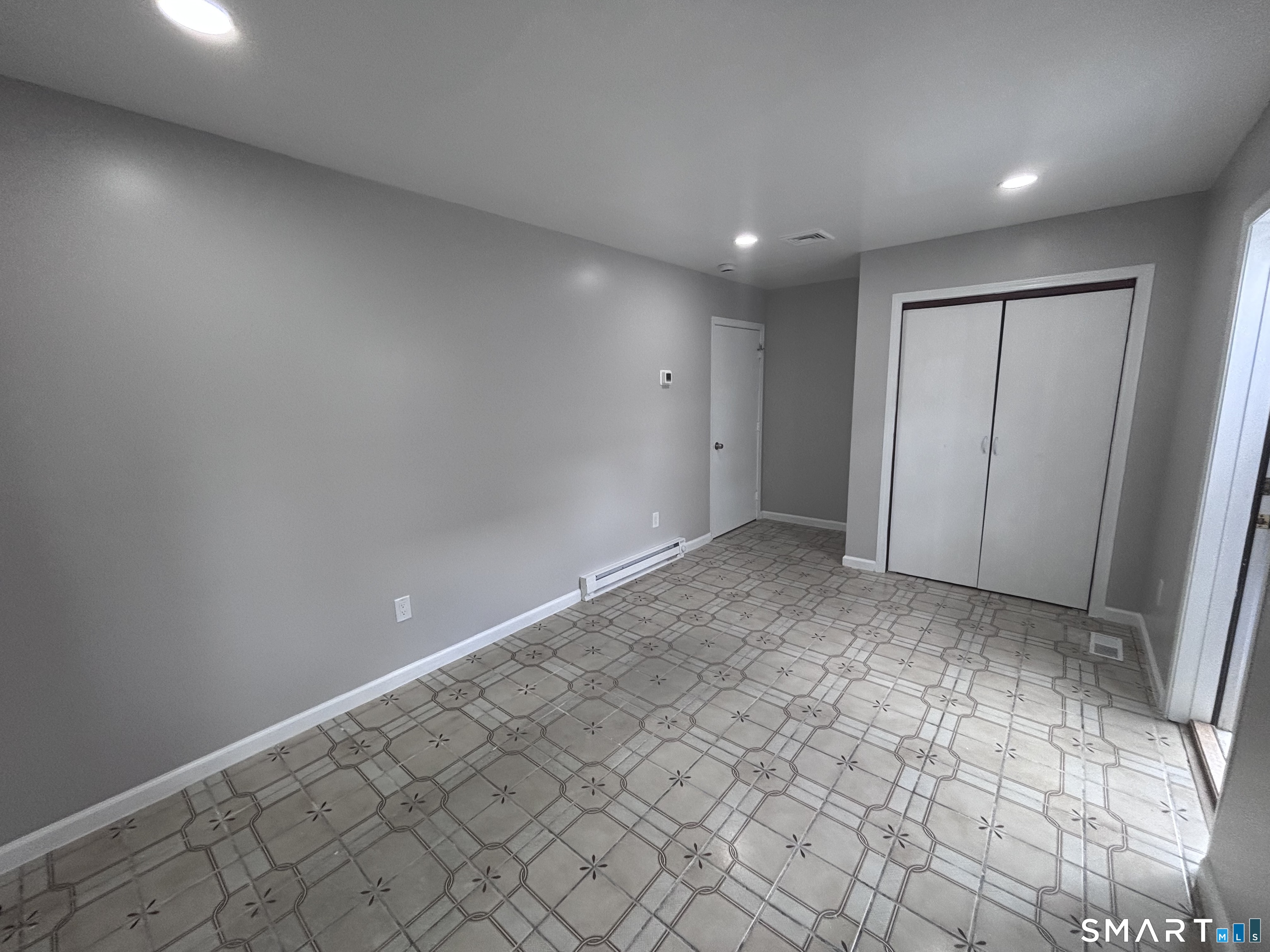 409 Oak Avenue