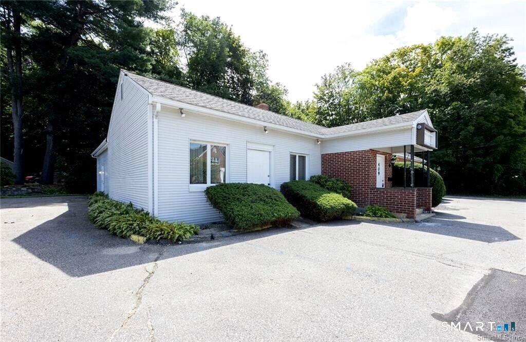 409 Oak Avenue