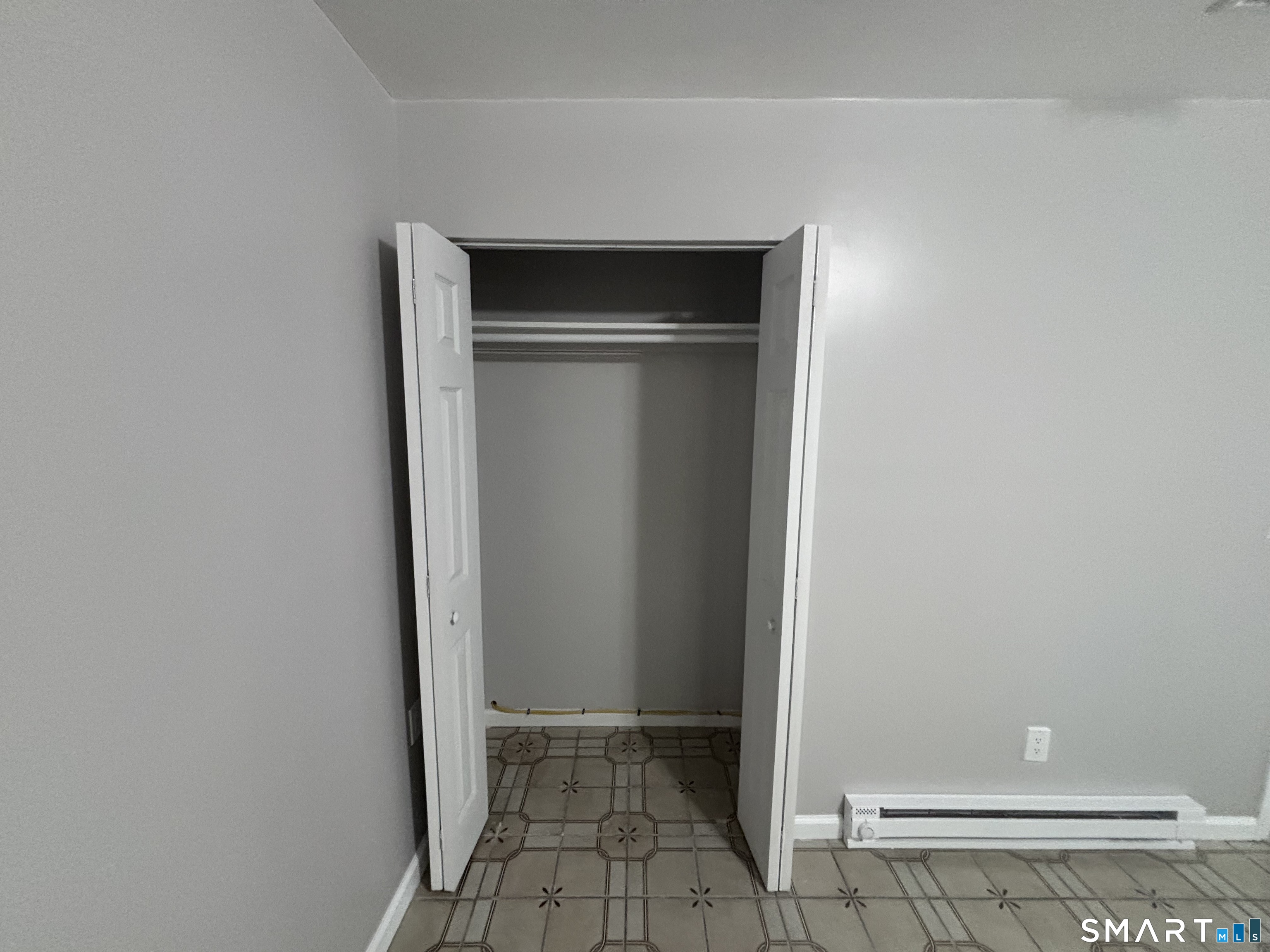 409 Oak Avenue