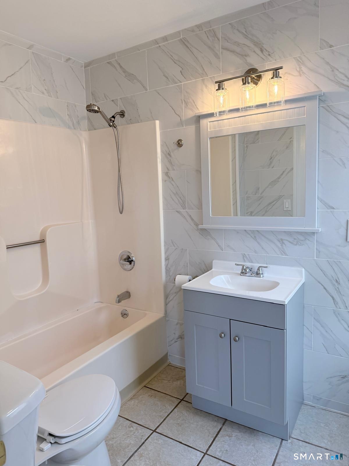 31 Atwater Avenue W
