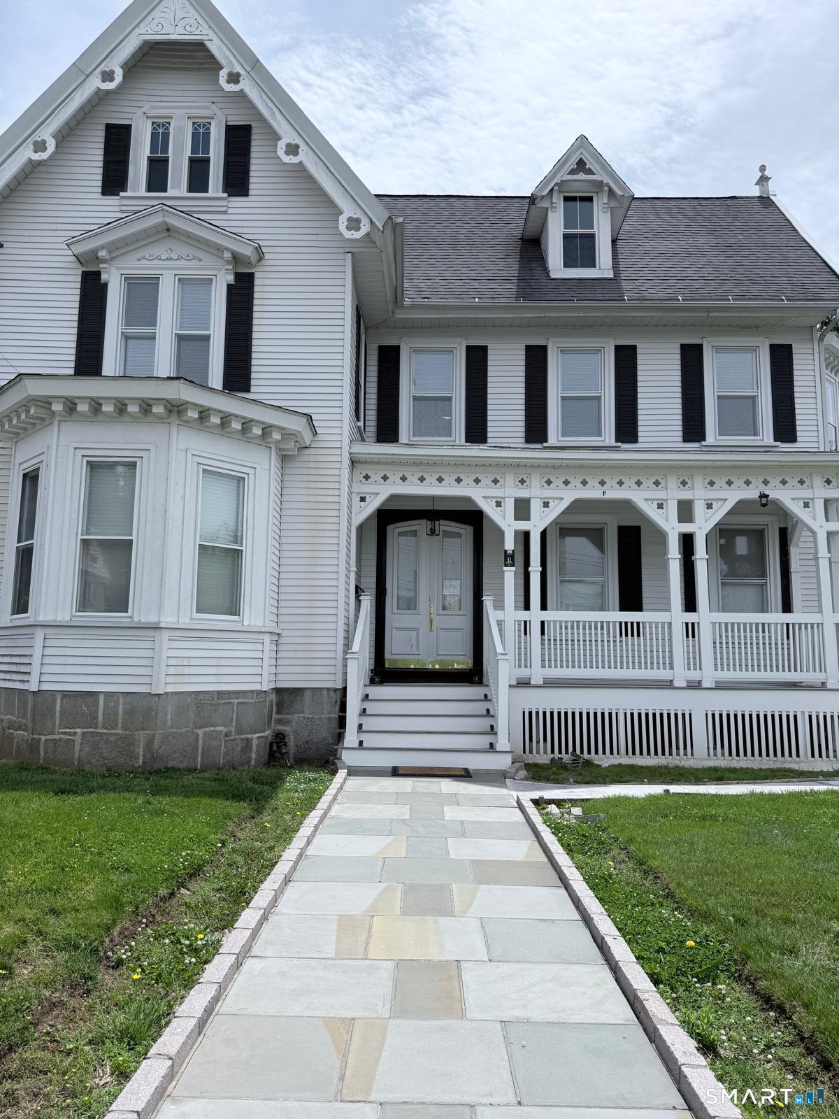 31 Atwater Avenue W